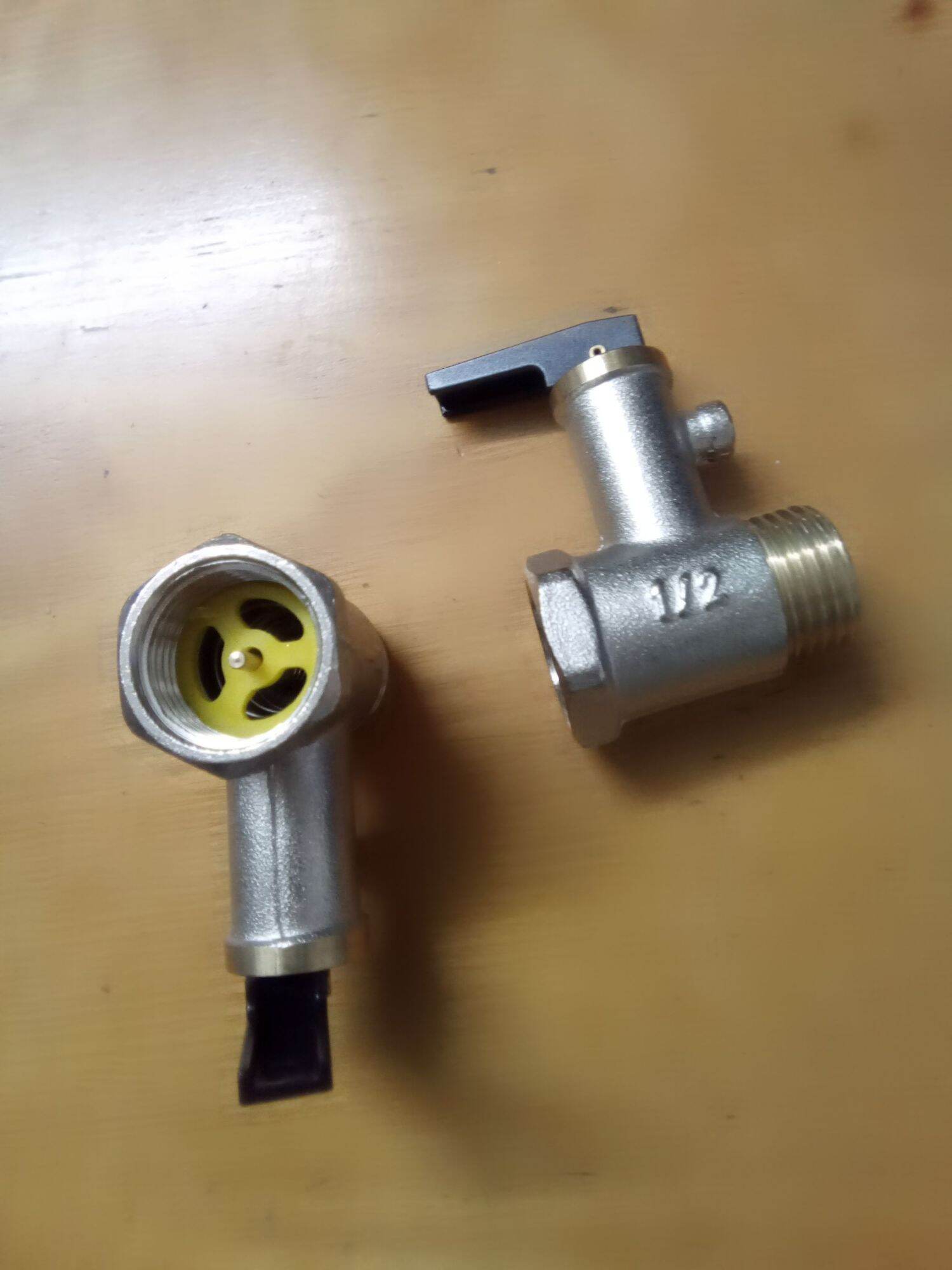 Van nước một chiều bình nóng lạnh loại tốt