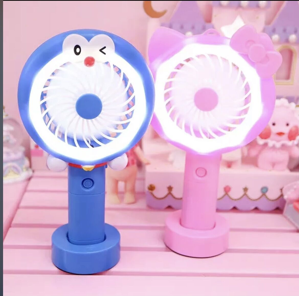 Quạt hình mini hình thú Đôrêmon và Kitty siêu cute có đèn led