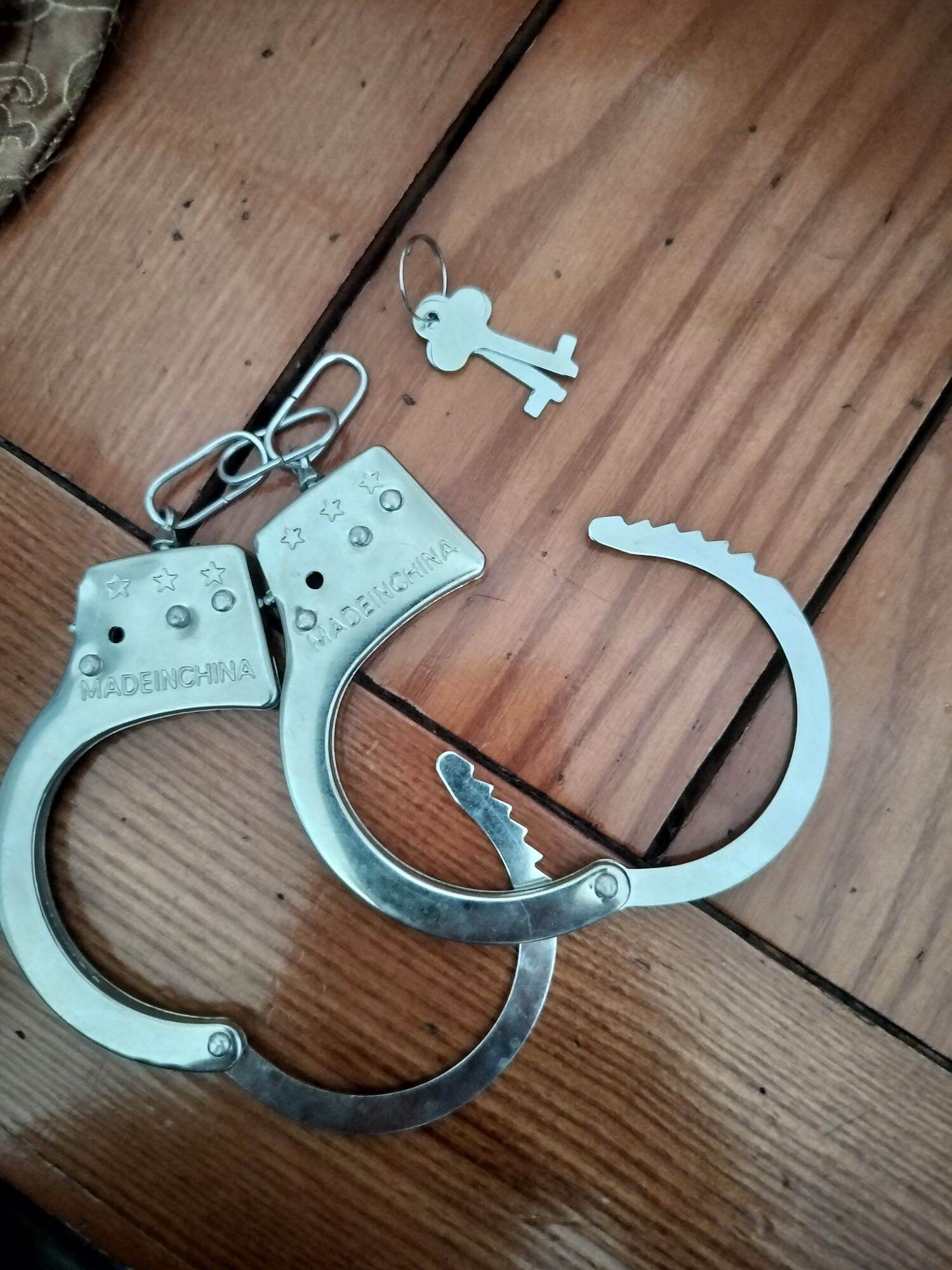 1 CÒNG TAY SỐ 8 ĐỒ CHƠI