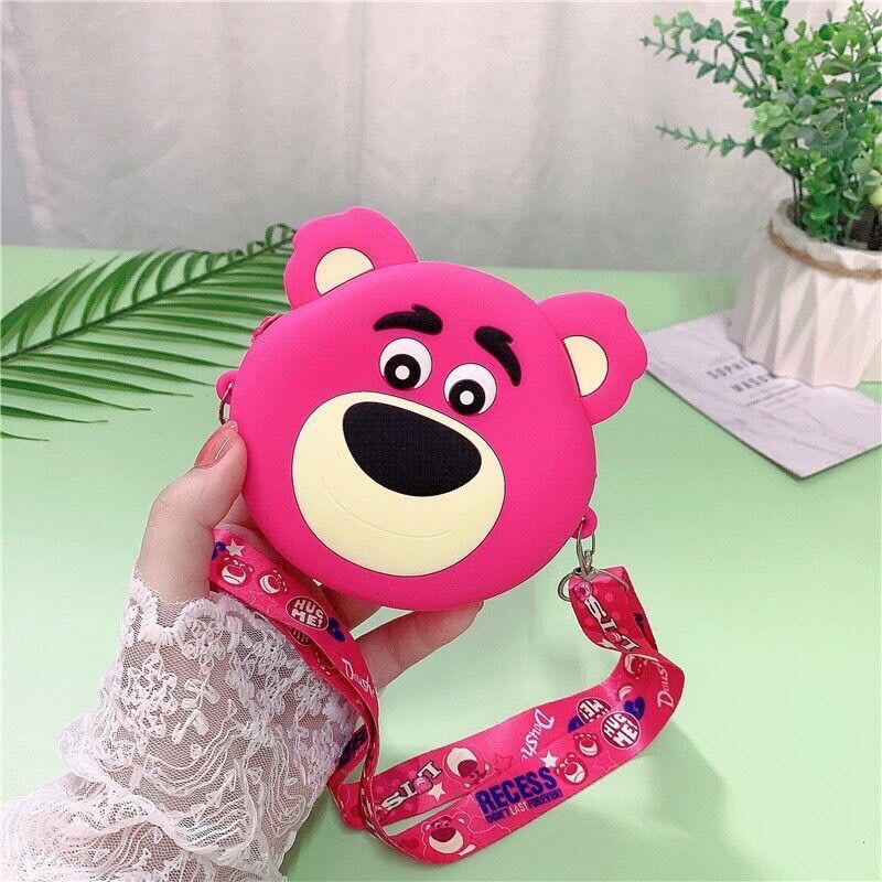 Túi đeo chéo silicon gấu dâu LOTSO