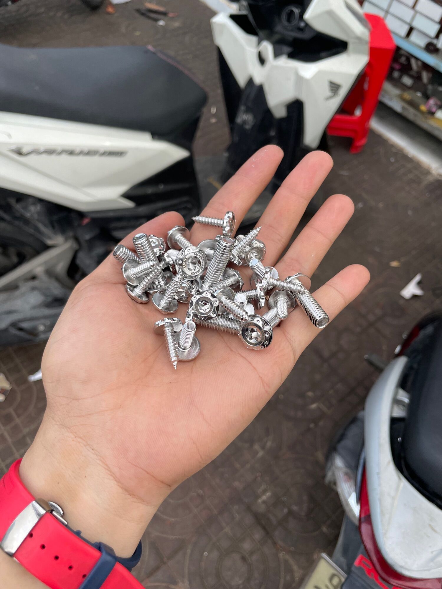 Ốc salaya inox 304 s08 chính hãng vị trí thông dụng