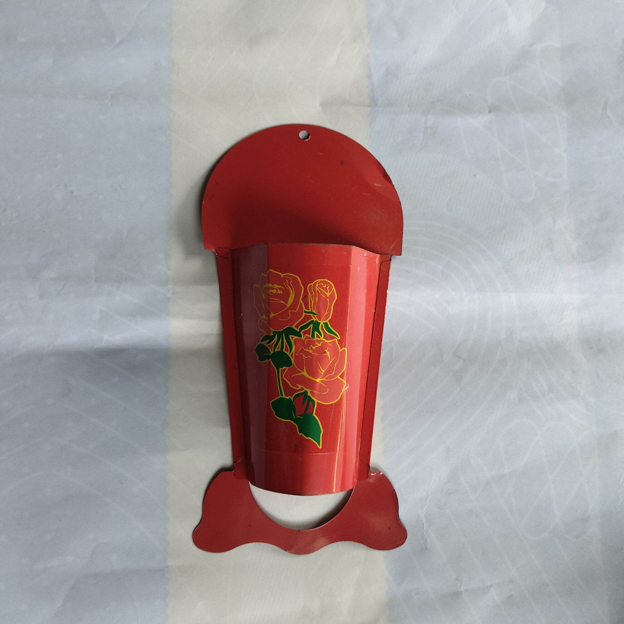Cắm nhang dán tường