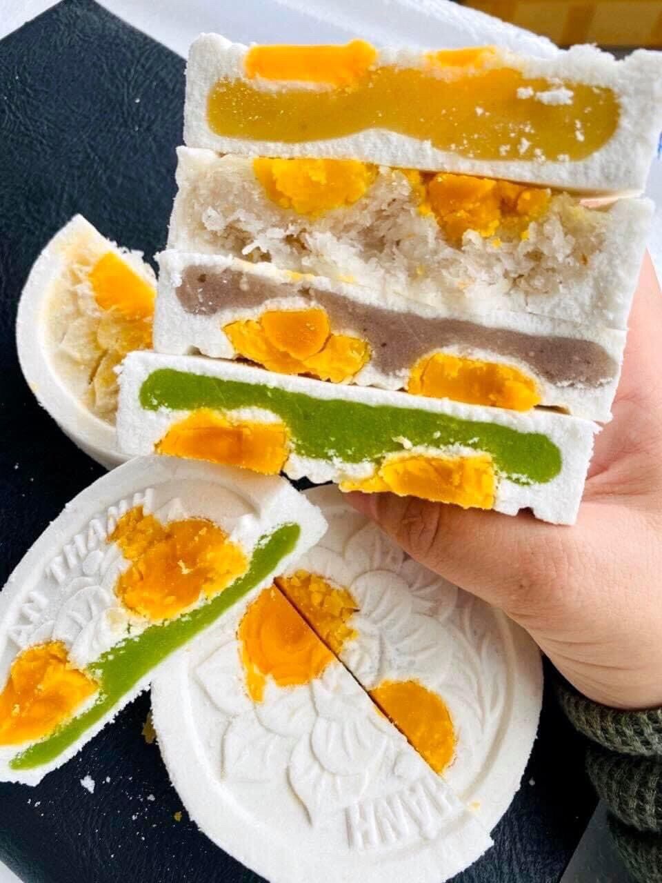 Bánh in trứng muối mix 3 nhân ( đậu xanh - sầu riêng - khoai môn )🌕🍃🌺