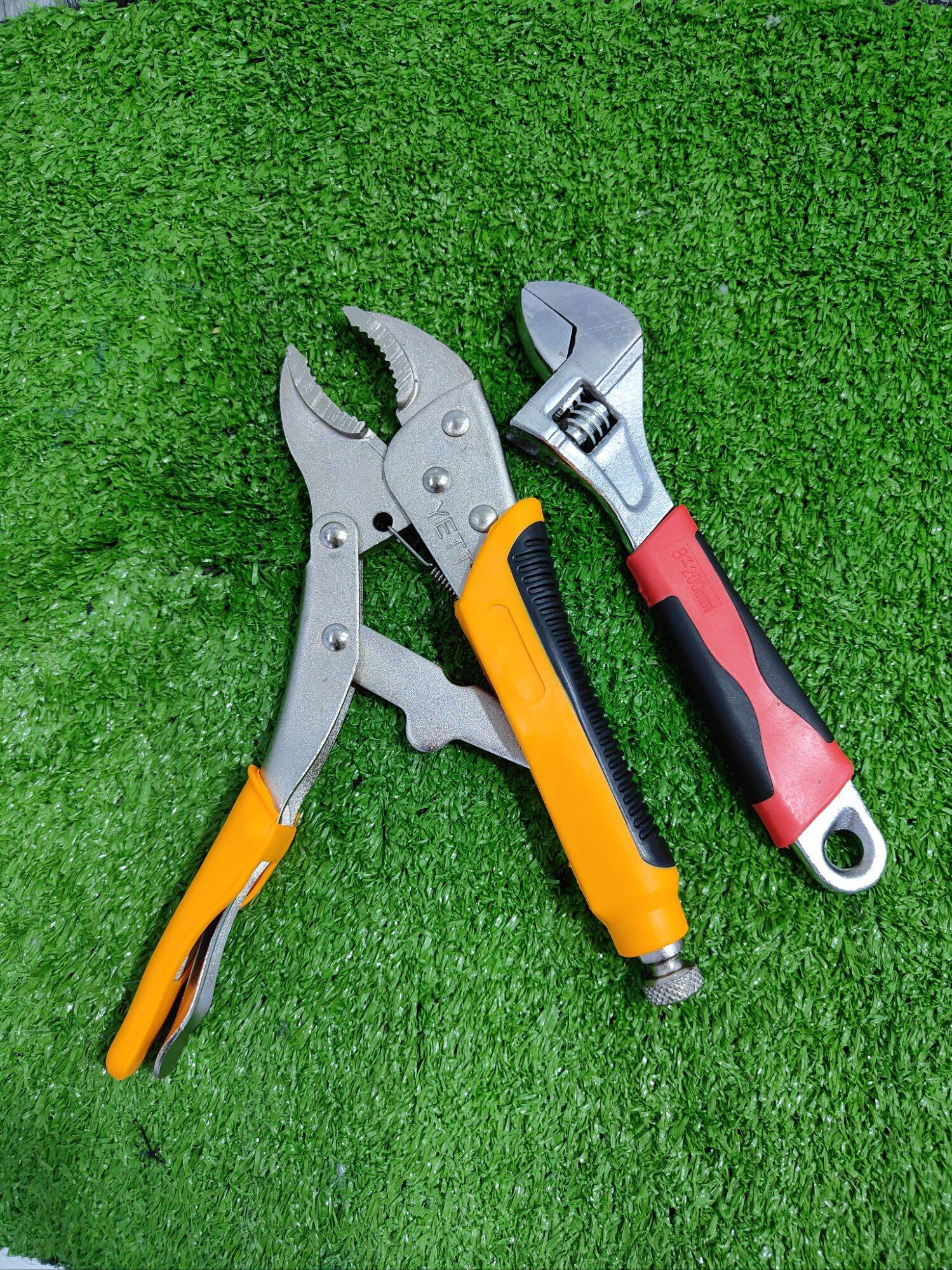 Combo 2 cây mỏ lết 8in và kìm bấm 10in tay bọc cao su
