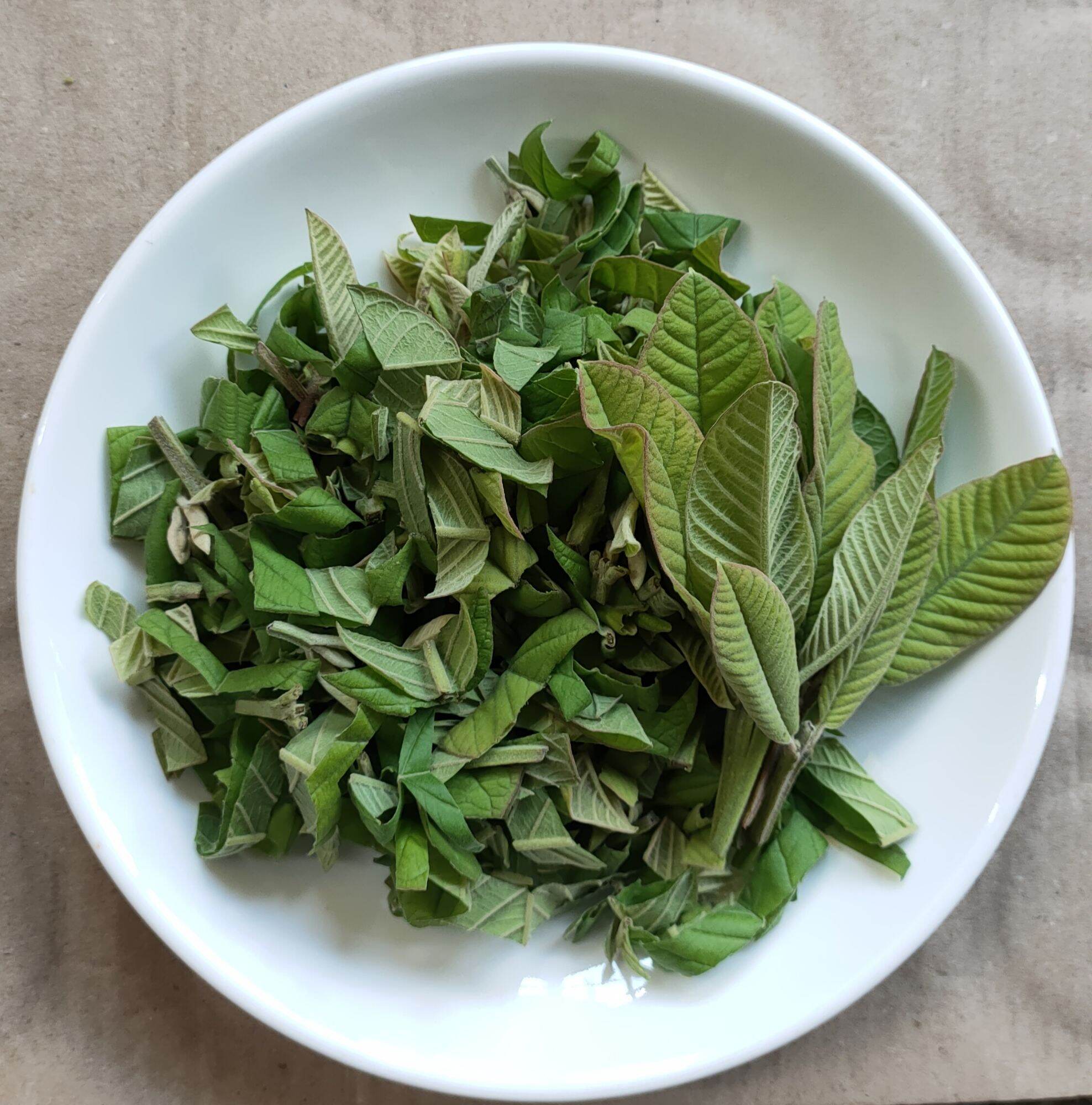 lá ổi non phơi khô 100gr