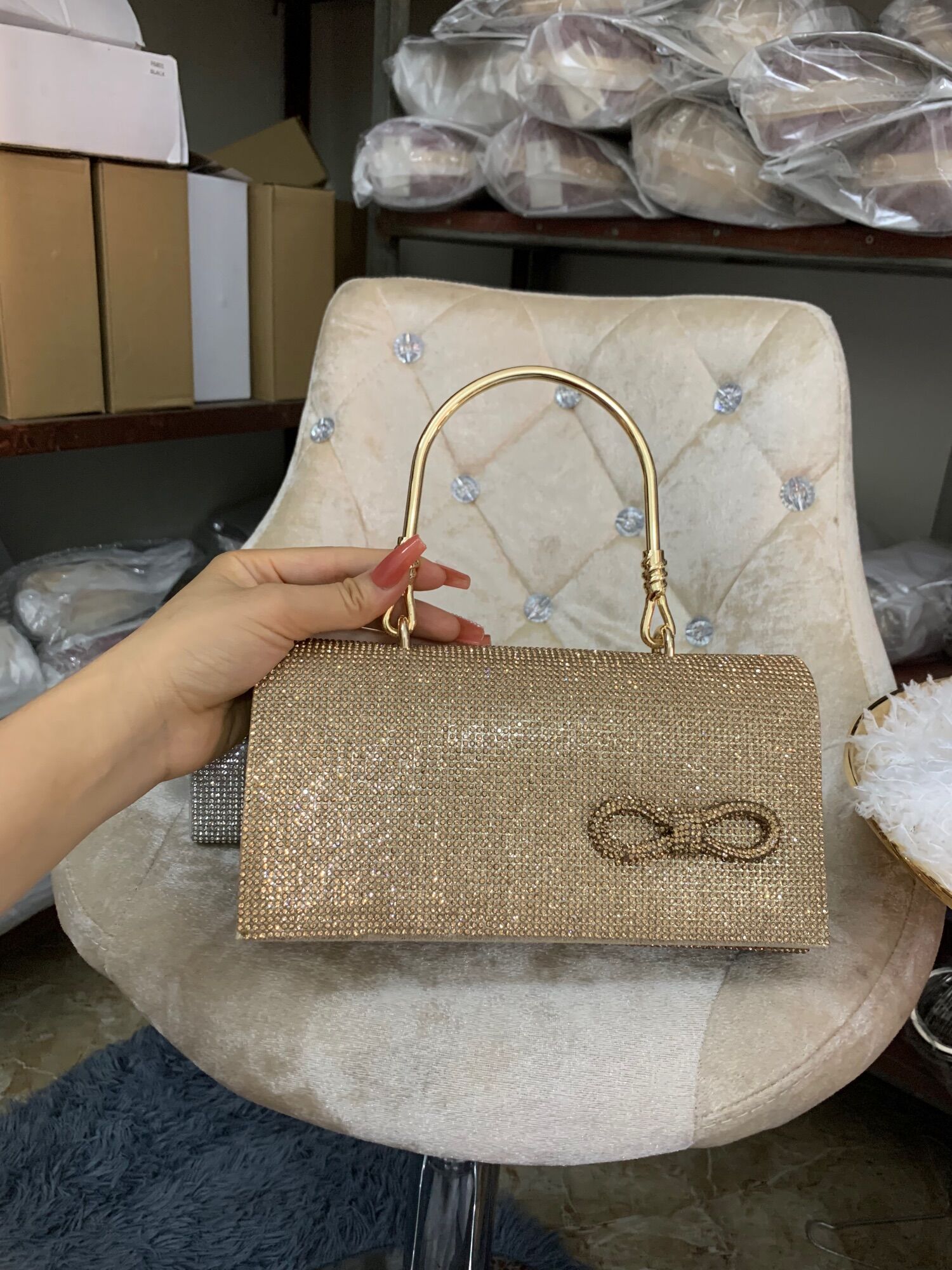 Clutch- ví cầm tay lụa đính đá cao cấp, trẻ trung