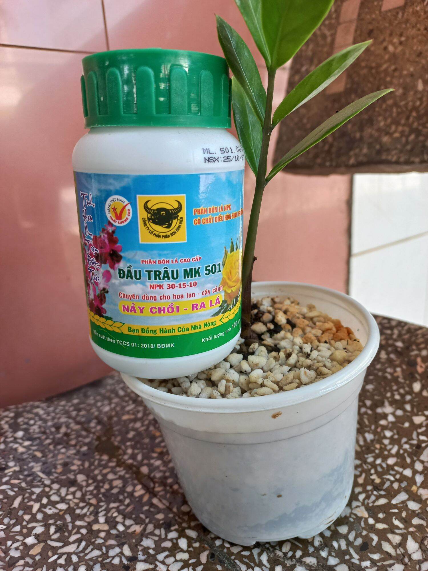 Phân bón lá cao cấp đầu trâu mk 501 npk 30-15-15 100g