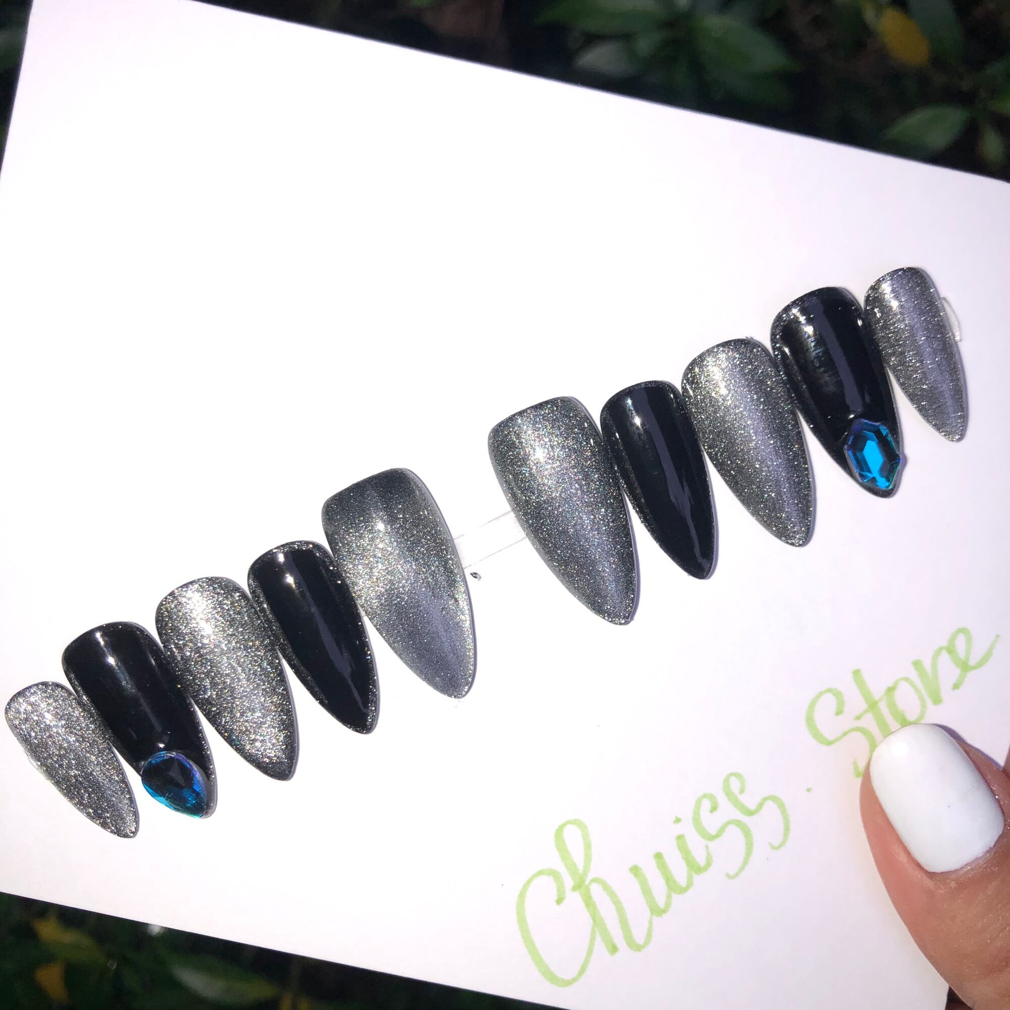 Nail box thiết kế nhũ mắt mèo
