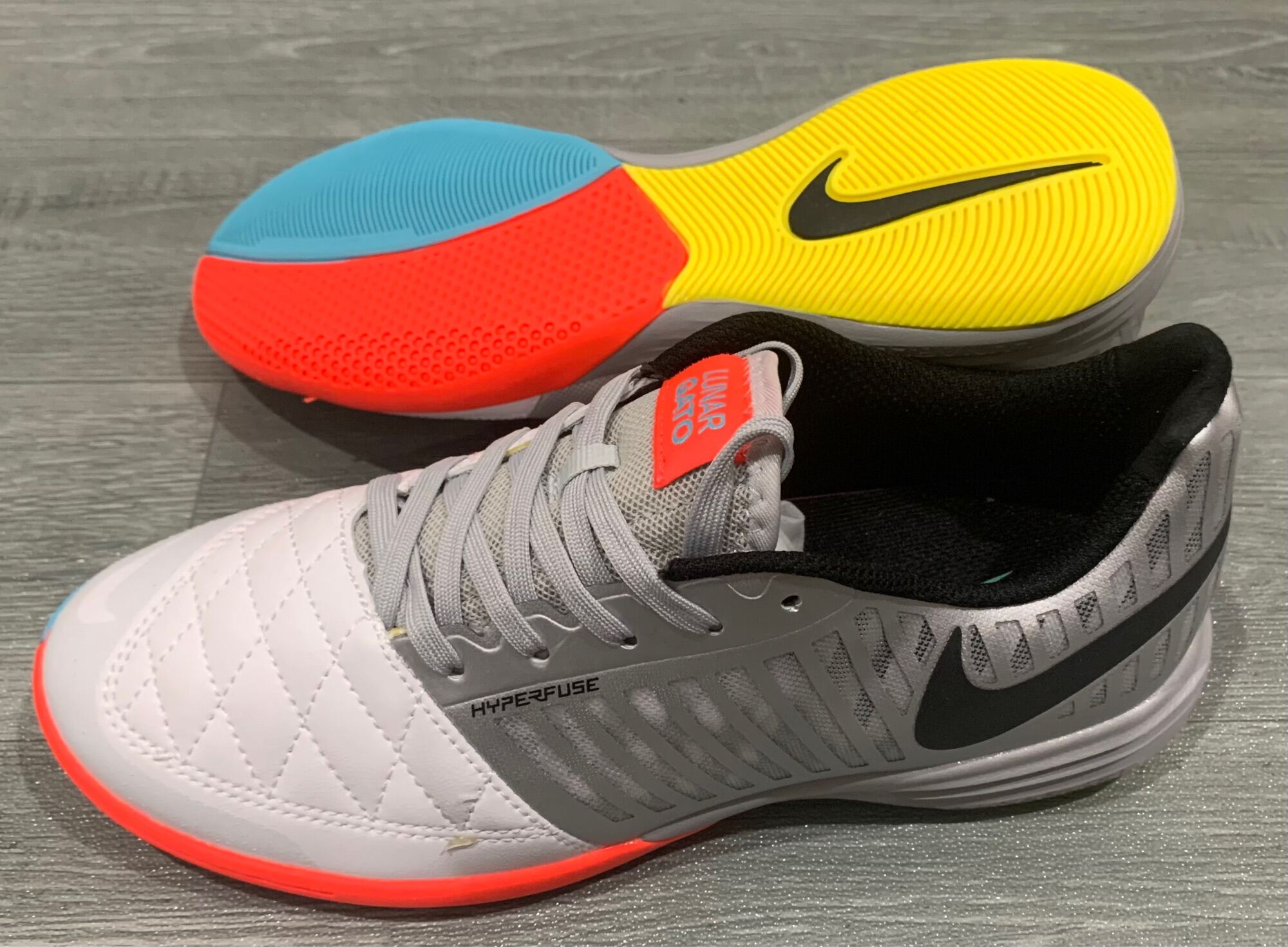 futsal gato nike