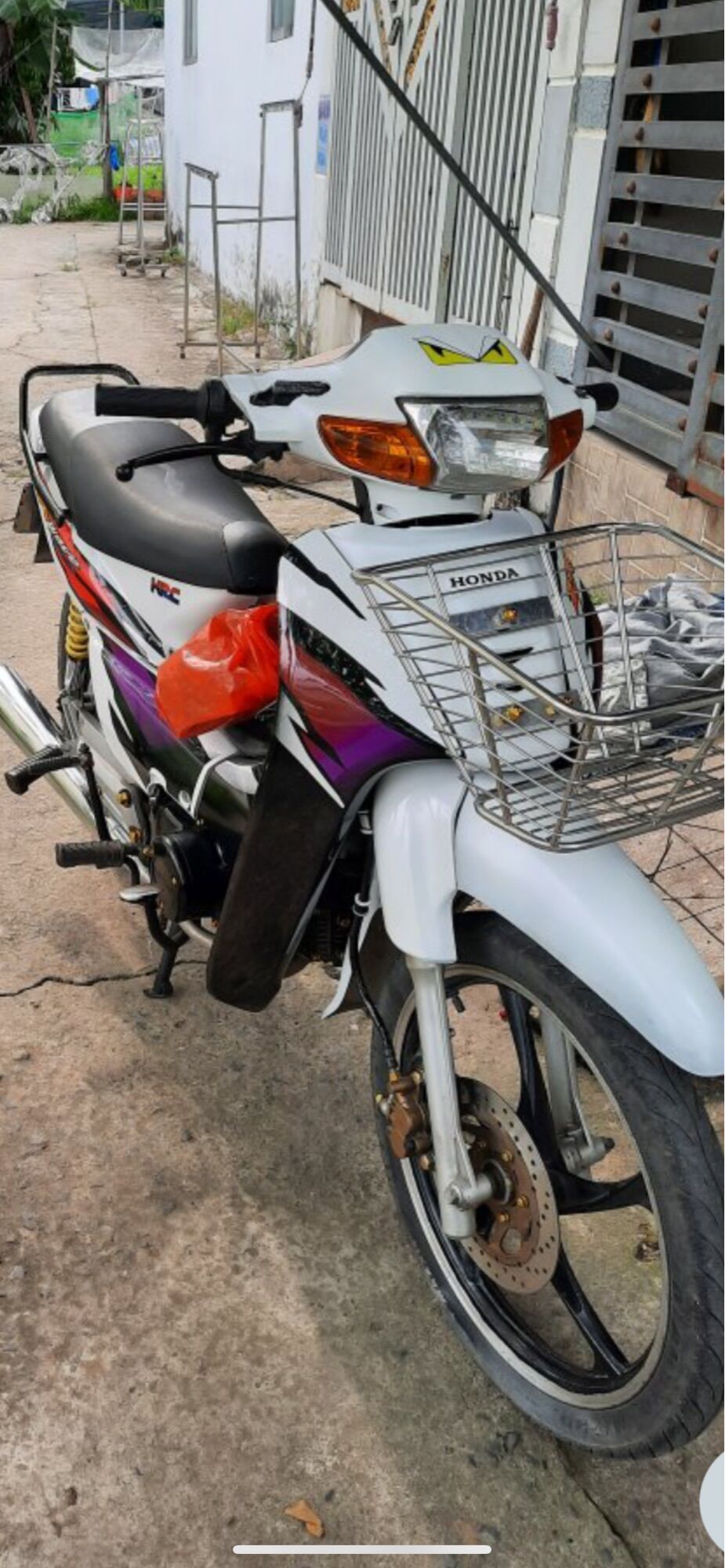 Bộ tem wave ZX màu trắng 3 lớp vip hàng nhập Thái Lan chất lượng cao dành riêng cho dòng xe này , tem in lụa màu sắc cực đẹp và bền như tem hãng, giá bán cực tốt bán lẻ như bán sỉ