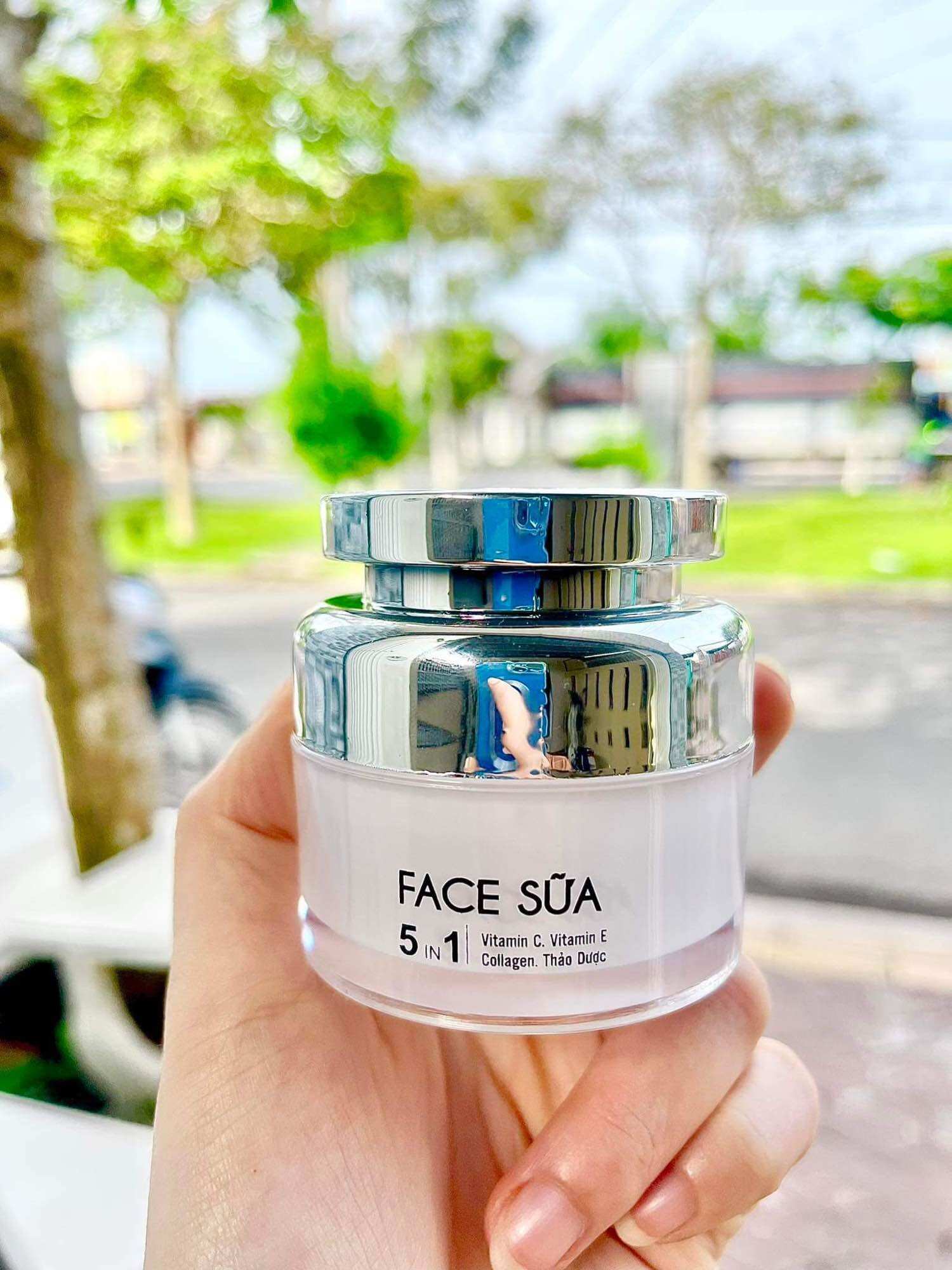 Kem face sữa cô gái núi
