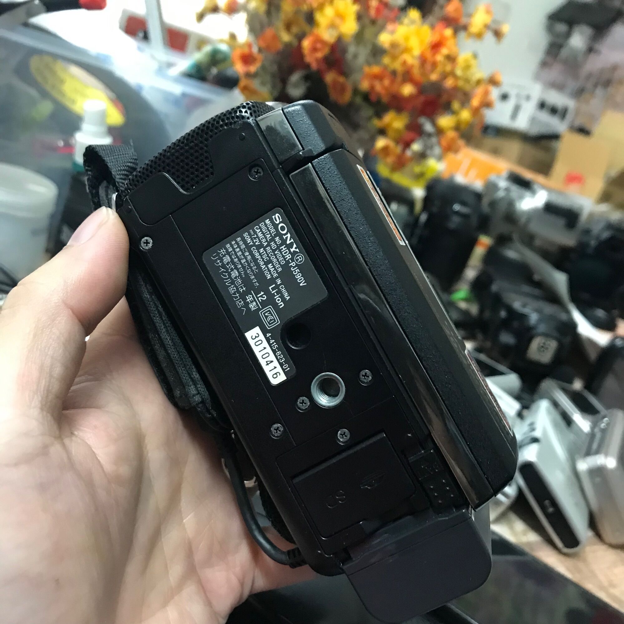 Sony HDR-PJ590 máy quay cao cấp