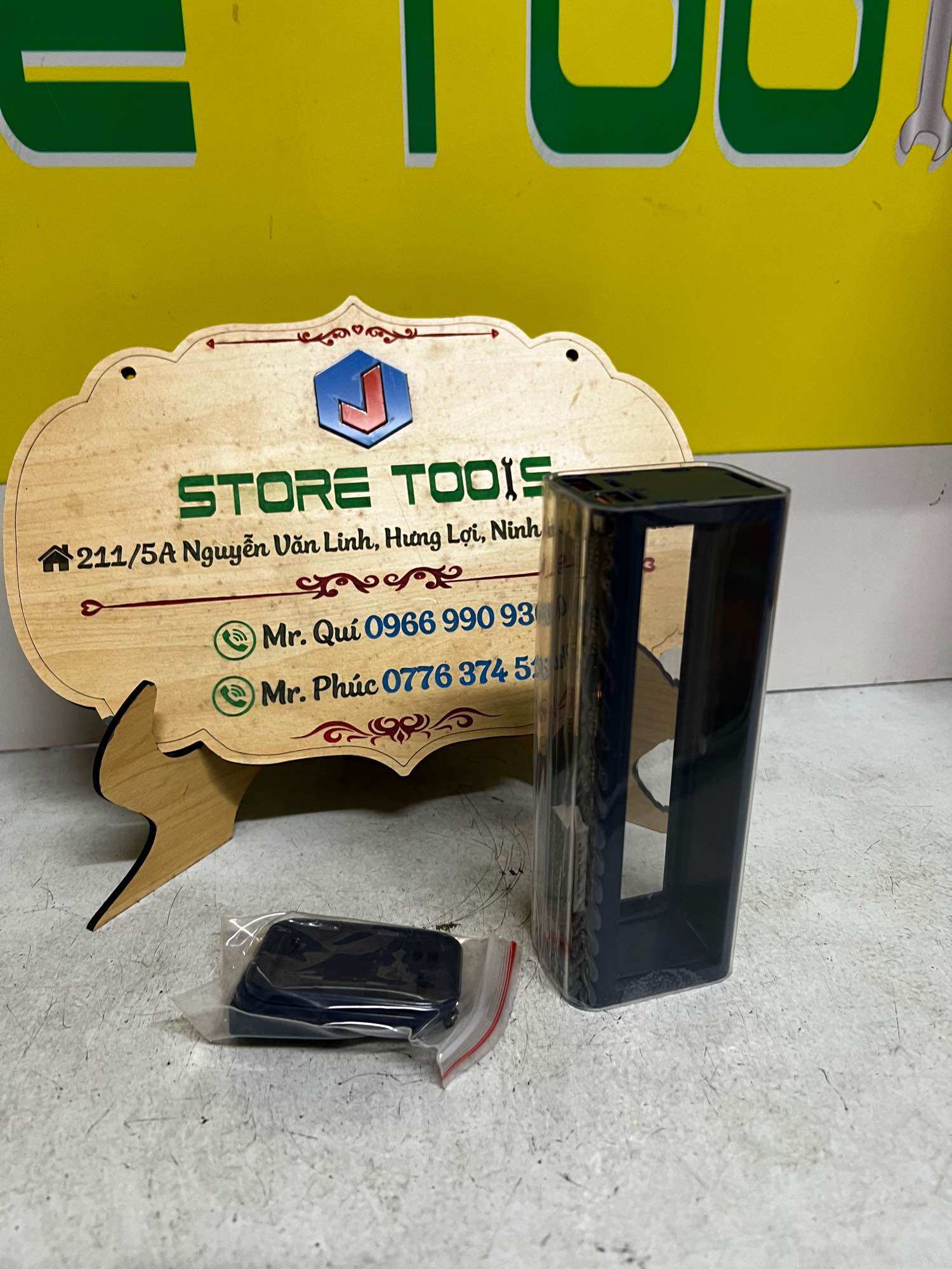 Box sạc dự phòng 8cell 18650 ( thấy cell )
