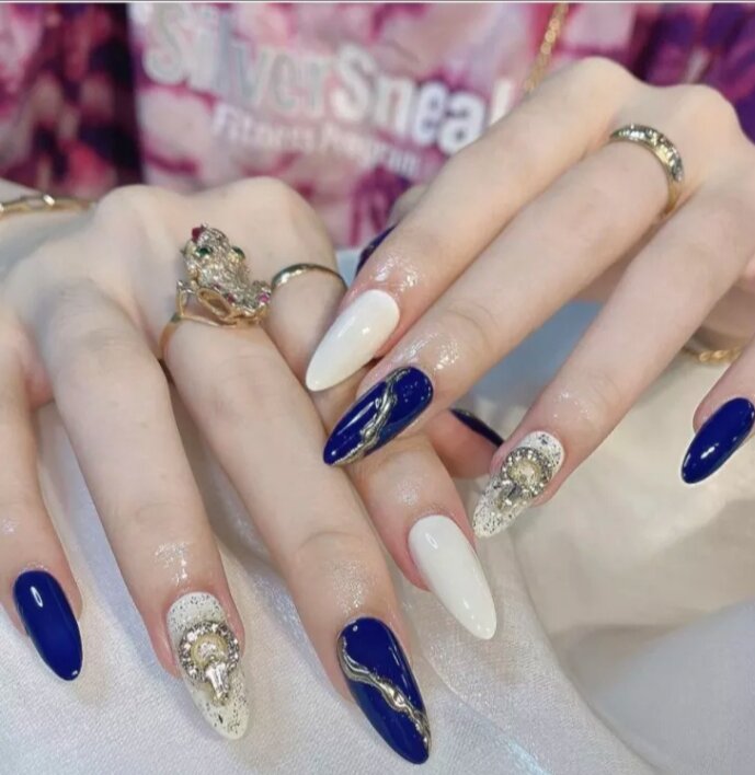 Nail box thiết kế giá rẻ 2 bộ móng tay + chân up vuông đủ size fom chuẩn mẫu y hình [ kèm keo dán móng]