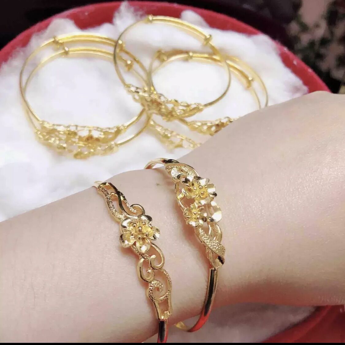 Vòng tay nữ kiểu bông mai mạ vàng 18k siêu đẹp