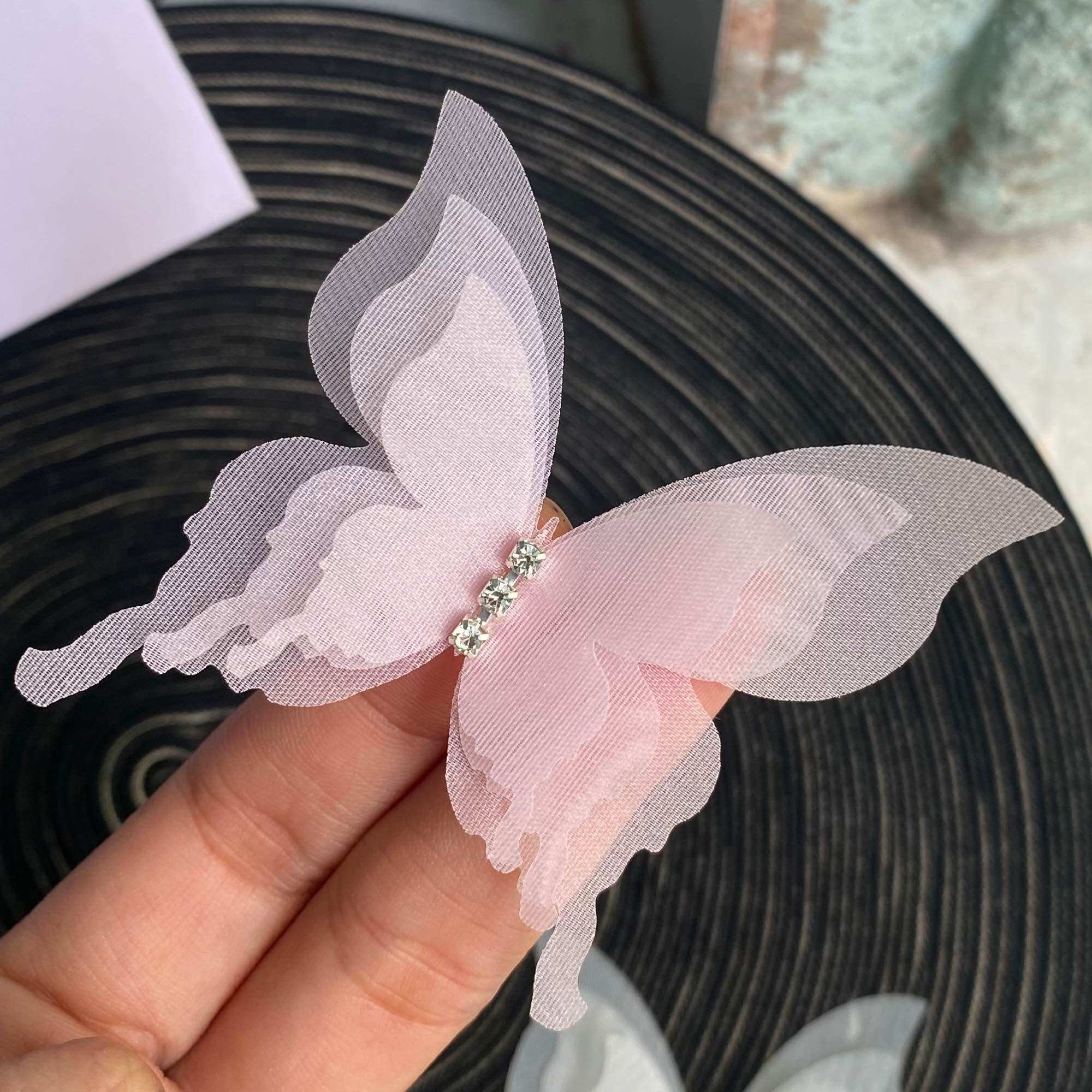 SET 5 BƯỚM TRANG TRÍ ĐÍNH ĐÁ 3 LỚP SIZE 6cm