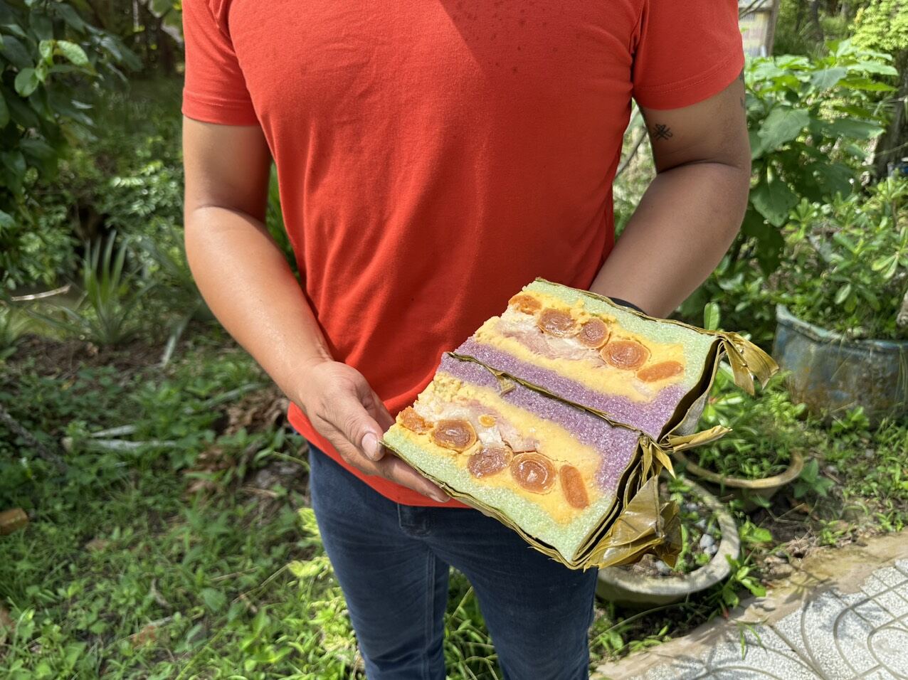 bánh tét thịt mỡ trứng muối có nước cốt