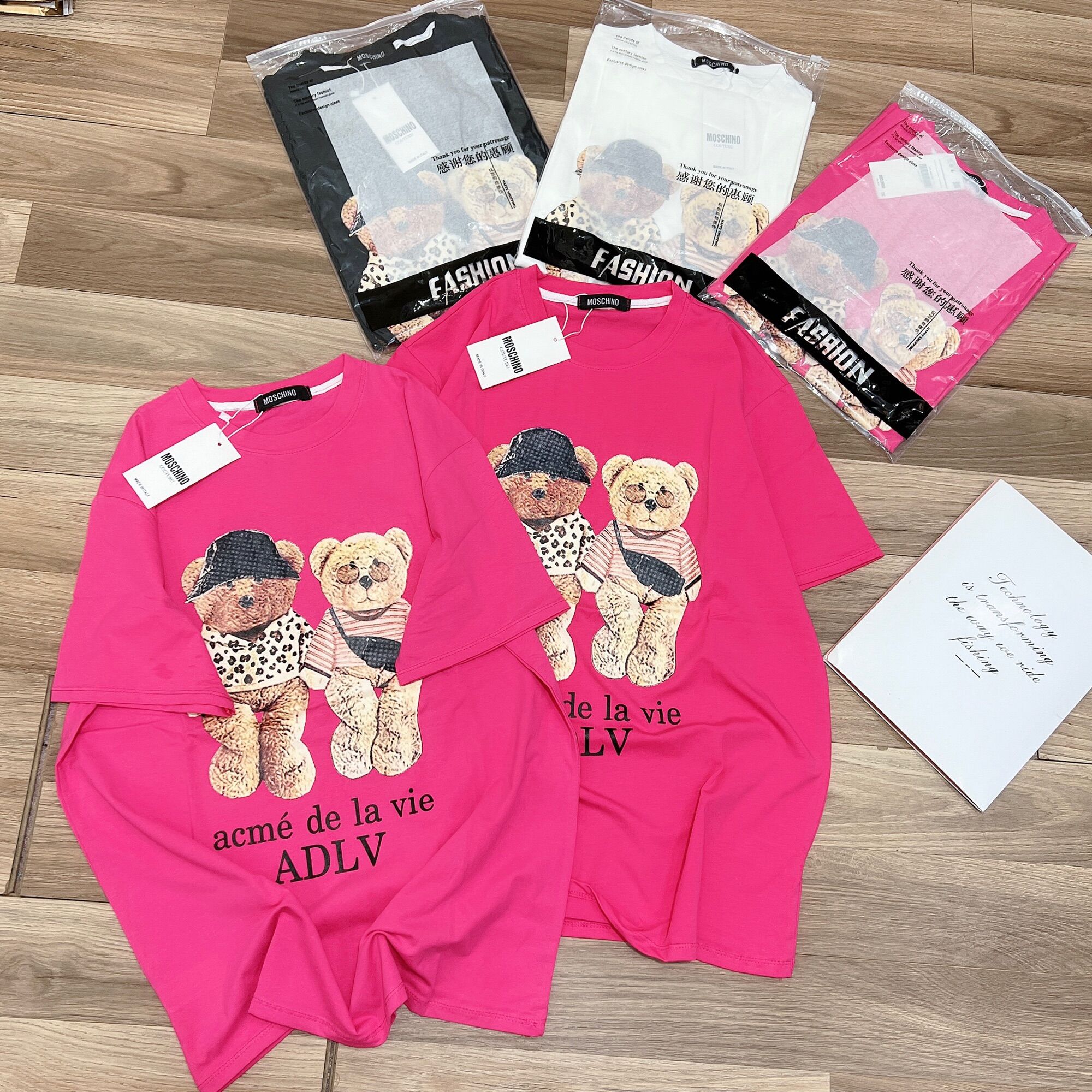 Áo thun dáng Unisex hình gấu đôi dễ thương