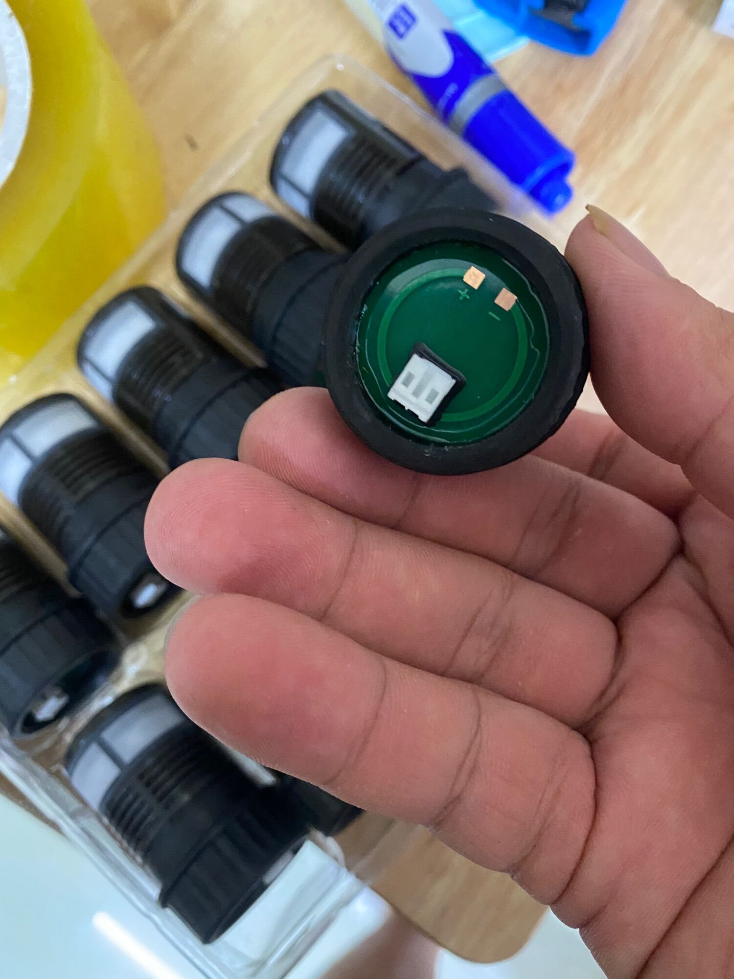 Côn míc lr gia 230k gia một cái