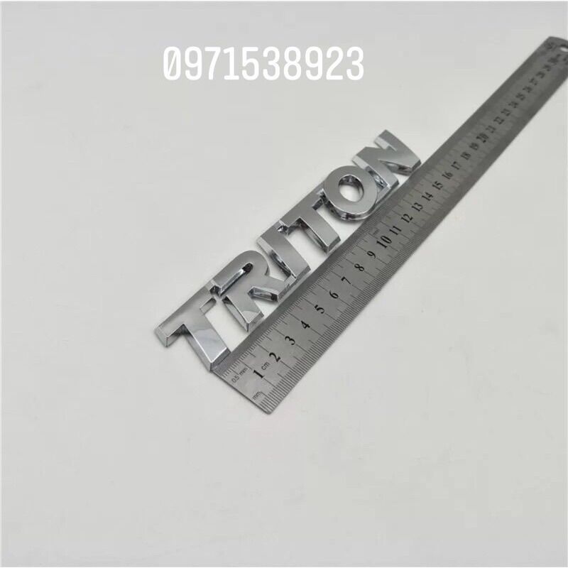 logo chữ TRITON dán thân xe MITSUBISHI