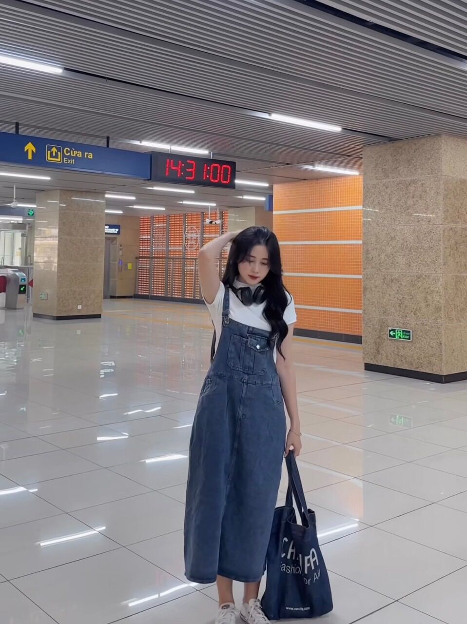 (ảnh thật, hoả tốc) 🌱 new in - Yếm jean túi hộp 🥑