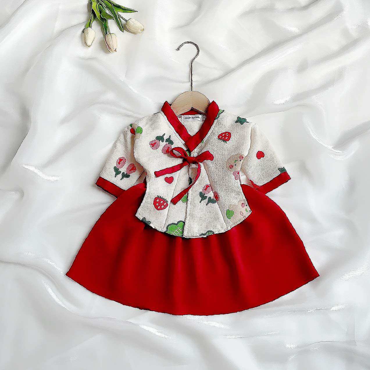 Váy hanbok hoa nhí đỏ cho bé gái