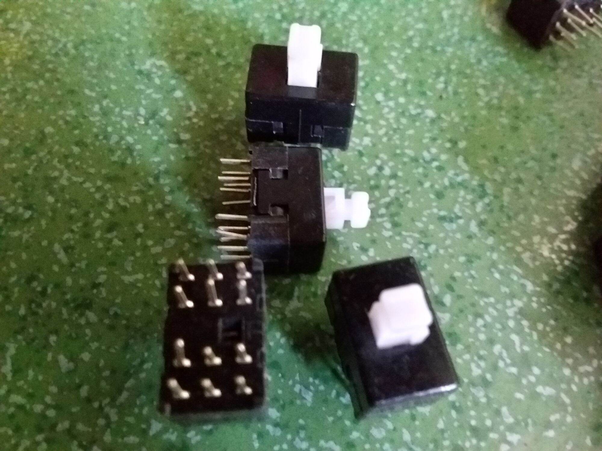 1 NÚT NHẤN MIXER 12 CHÂN