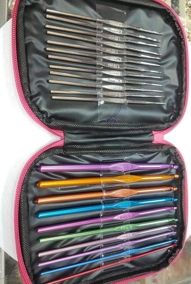 Bộ kim móc len 22 cây đủ các cỡ để móc các loại len sợi