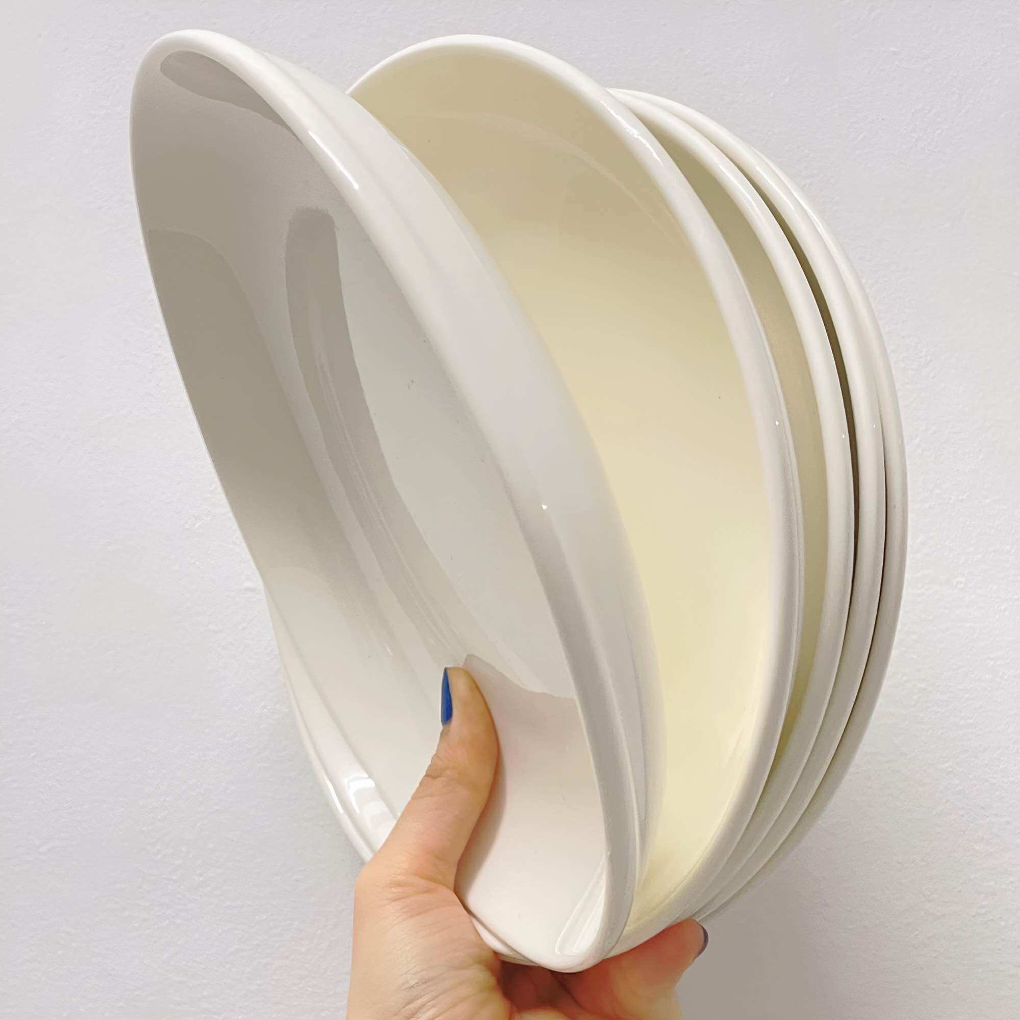Dĩa sứ full trắng kích thước 20 cm sâu lòng.
