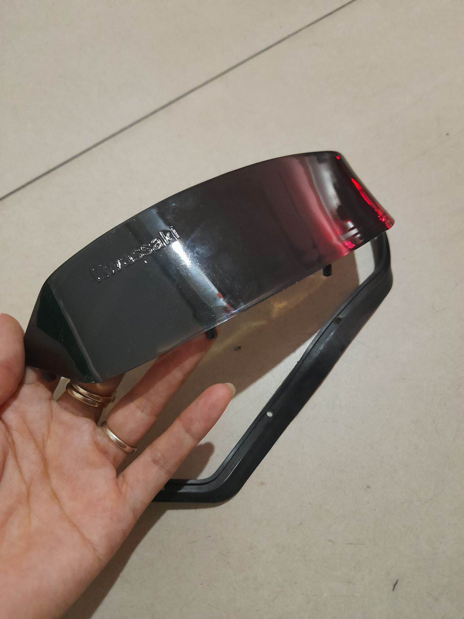 Bộ kính chắn gió xe Max III hay Max Neo.