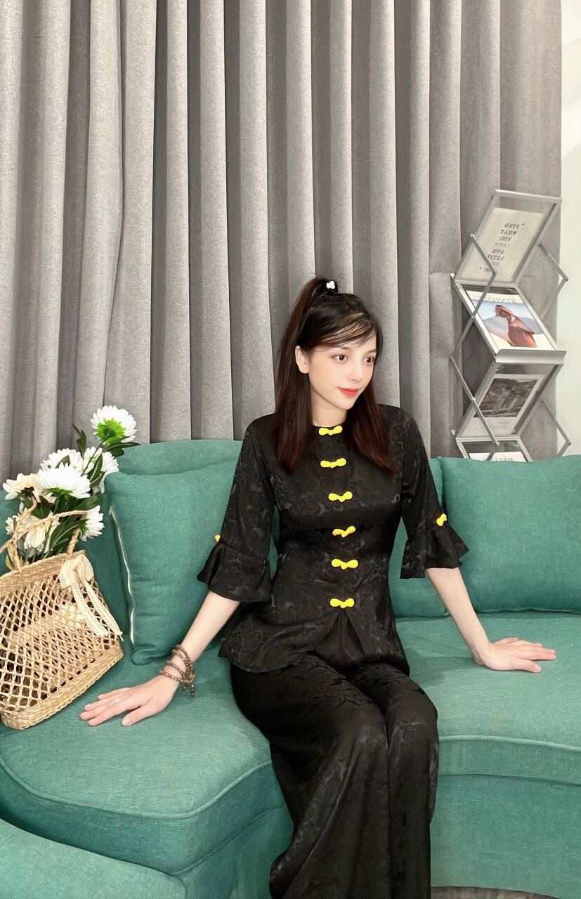 Đồ Lam Đi Chùa - Mẫu bà ba lụa gấm tay xòe
