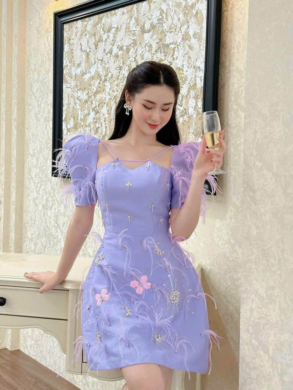 ĐẦM CỔ U TAY PHỒNG KIM SA LÔNG VŨ