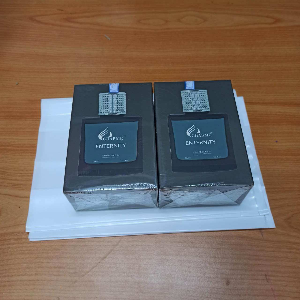Nước hoa enternity 60ml kèm bọc đựng ( đổi thành Enternisty )