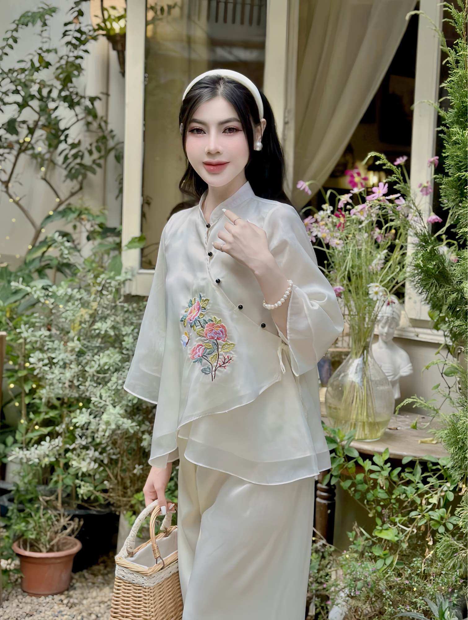 Bộ lụa voan tơ cao cấp thêu hoa nổ tinh tế