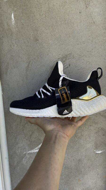 Giày thể thao ultra boost black white