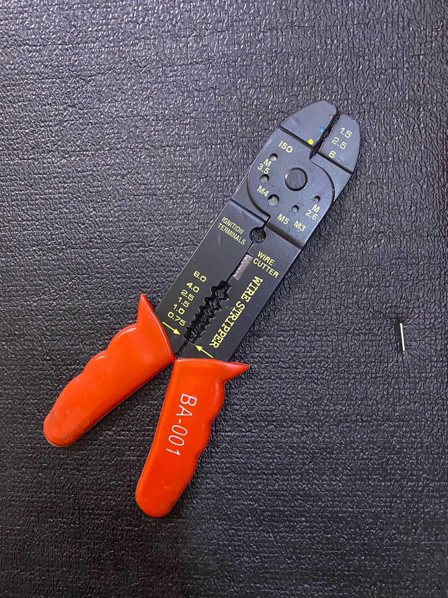 Kìm bấm và tuốt dây ba-001