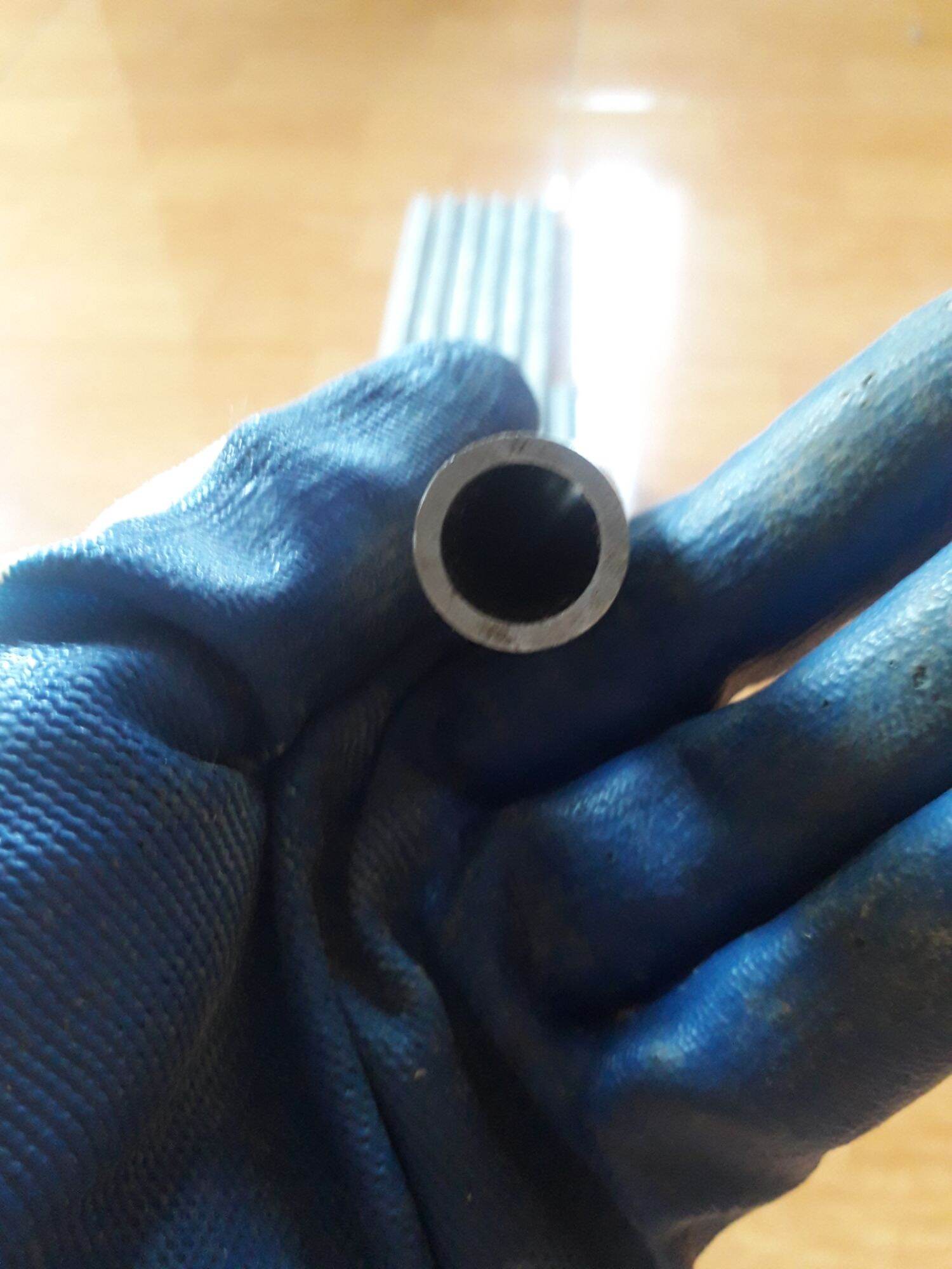 Thanh thép f16 lỗ trong 12mm