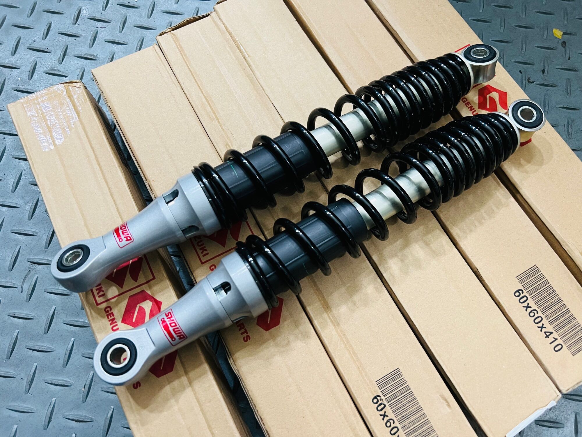 Phuộc Showa gắn Axelo, Wave Dream