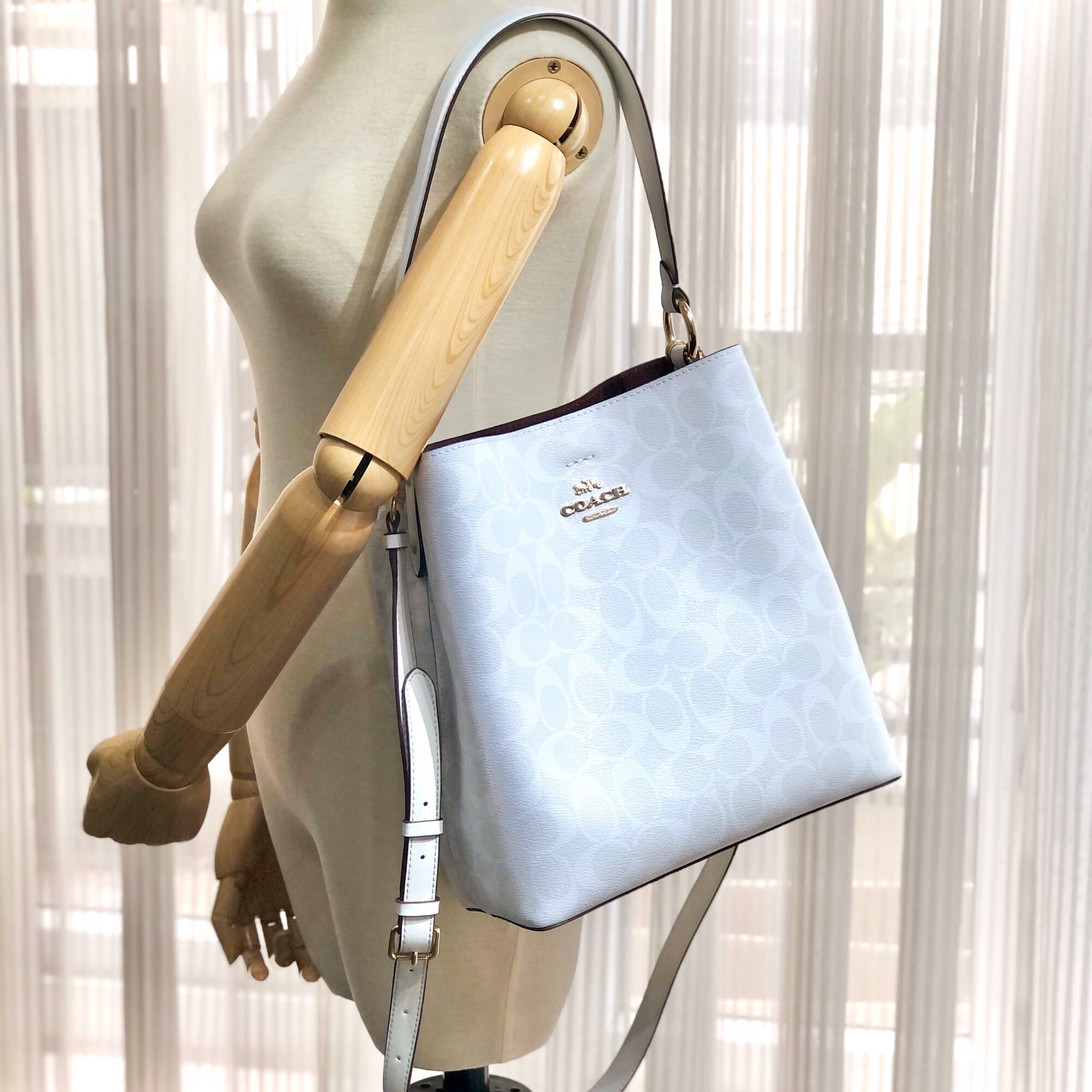 Túi Coach bucket dư xịn