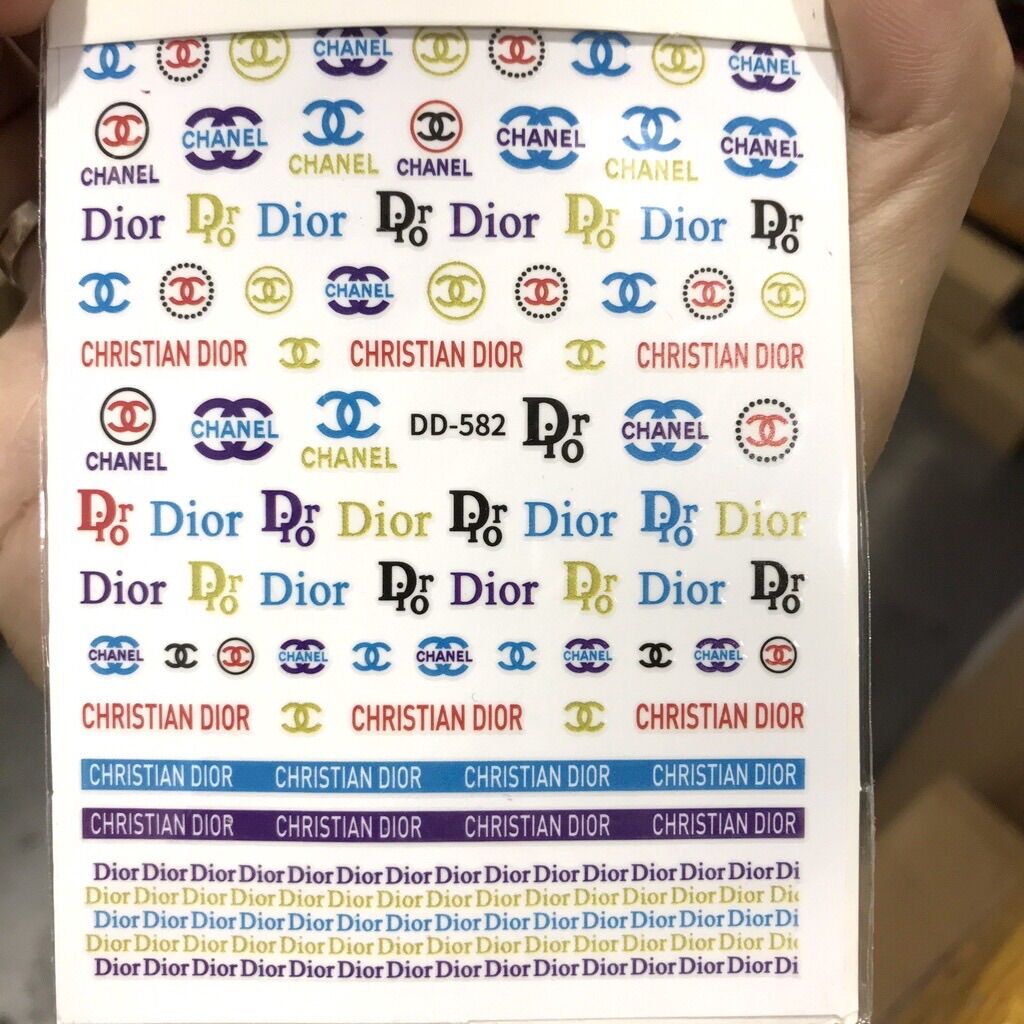 Sticker dán móng tay thương hiệu