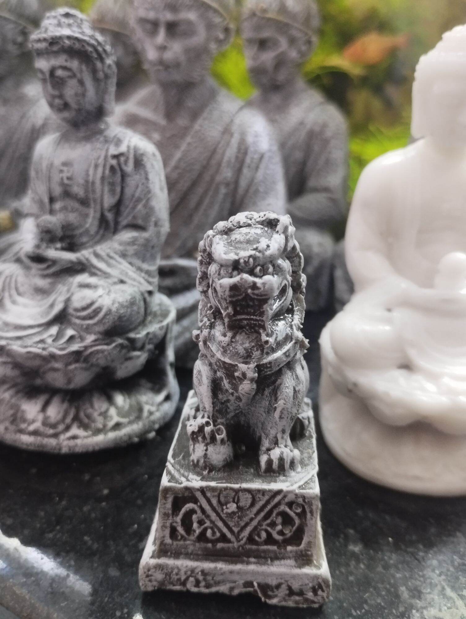 Tượng sư tử giả đá