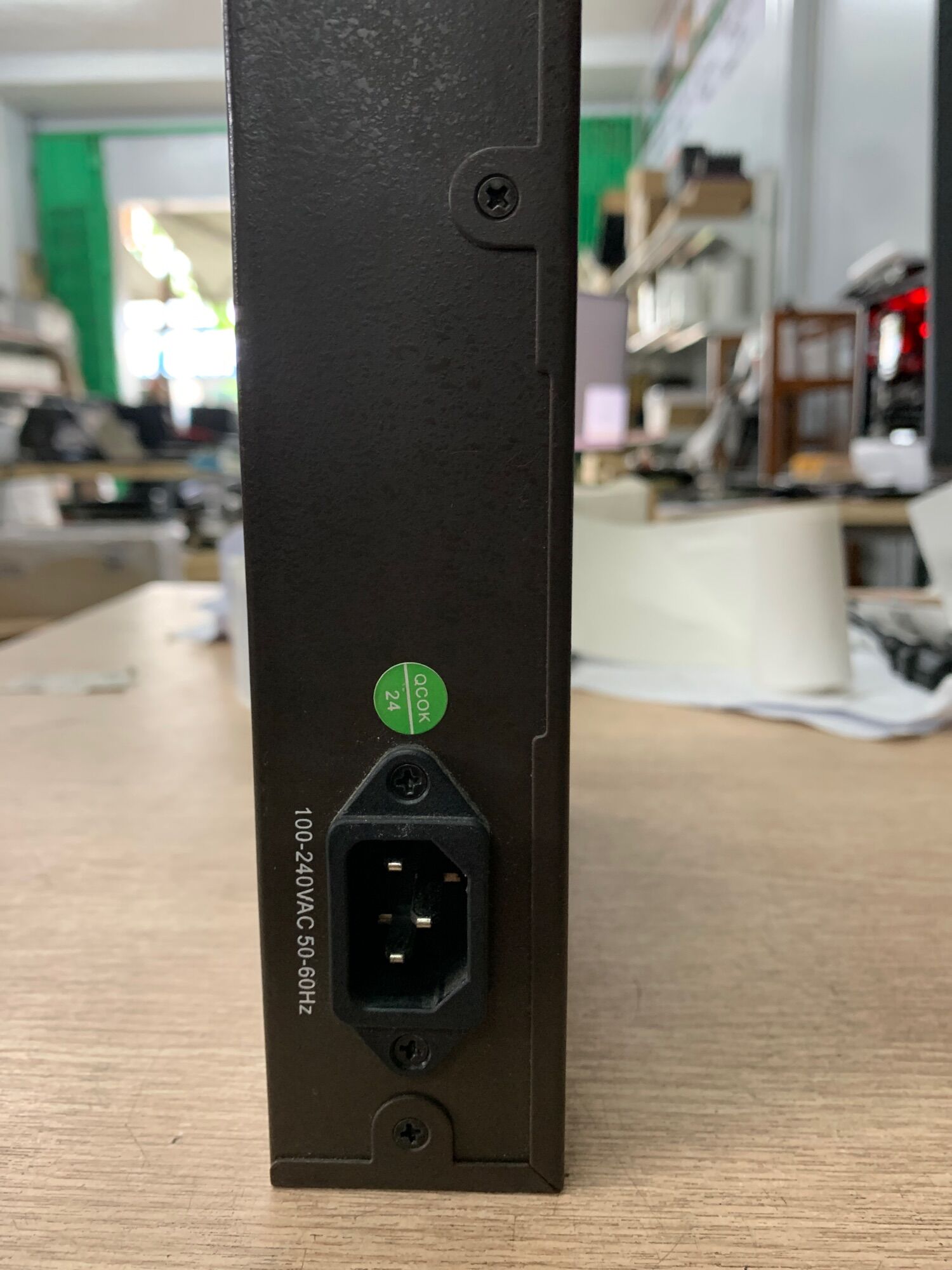 bộ chia cổng mạng Hub switch 16 cổng Tplink