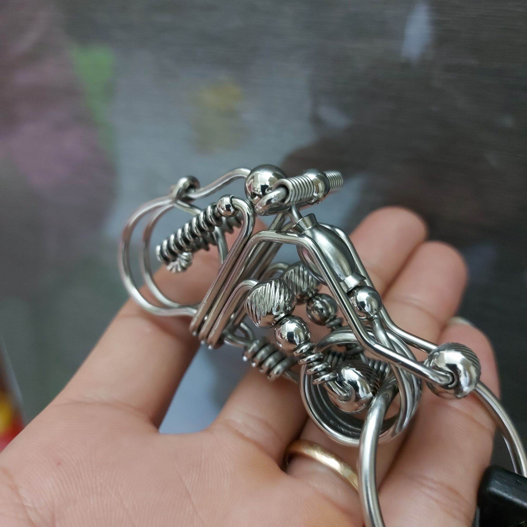 Móc khóa xe làm thủ công mẫu xe