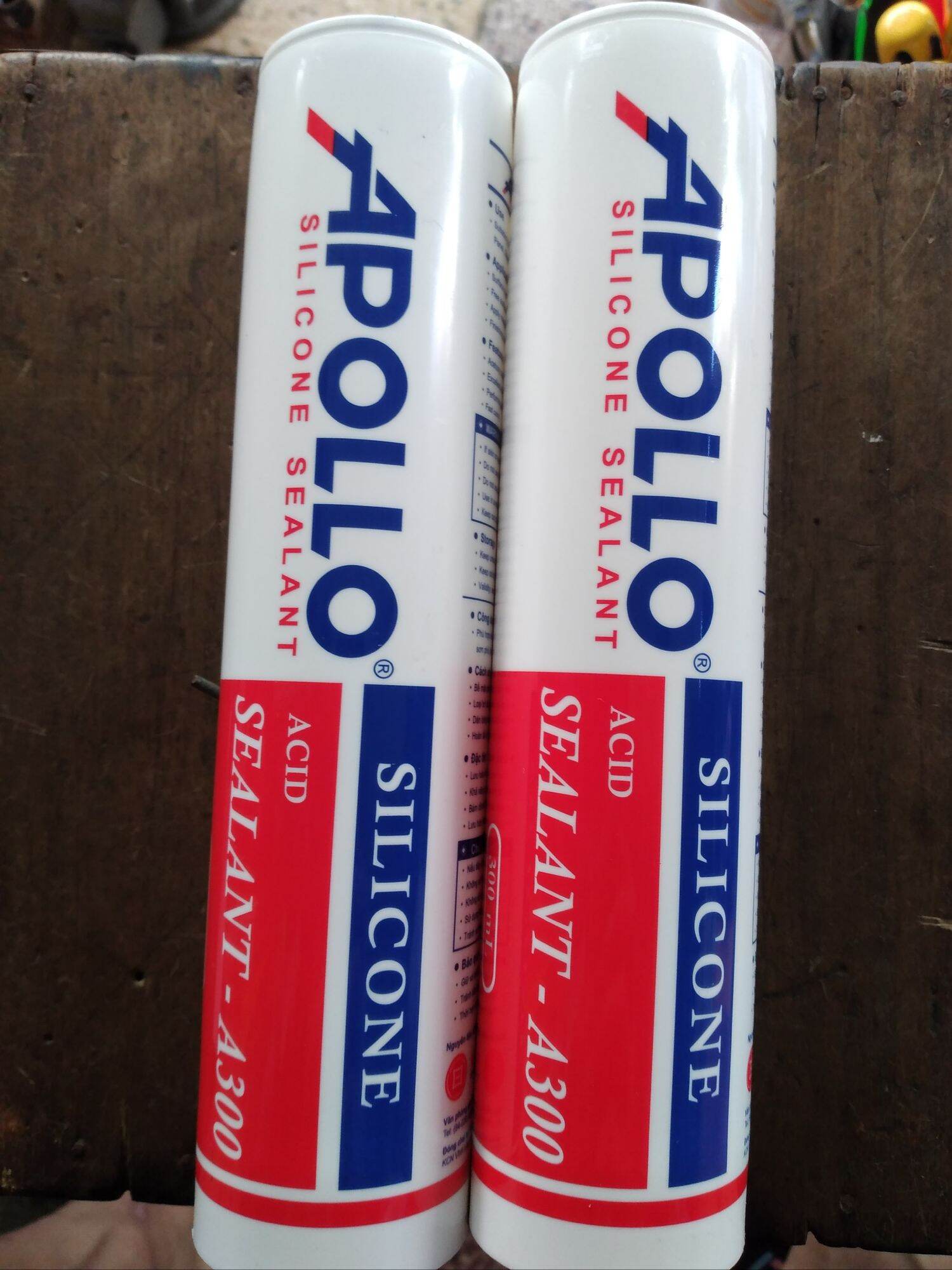 1 chai keo silicone apolo a300, a500