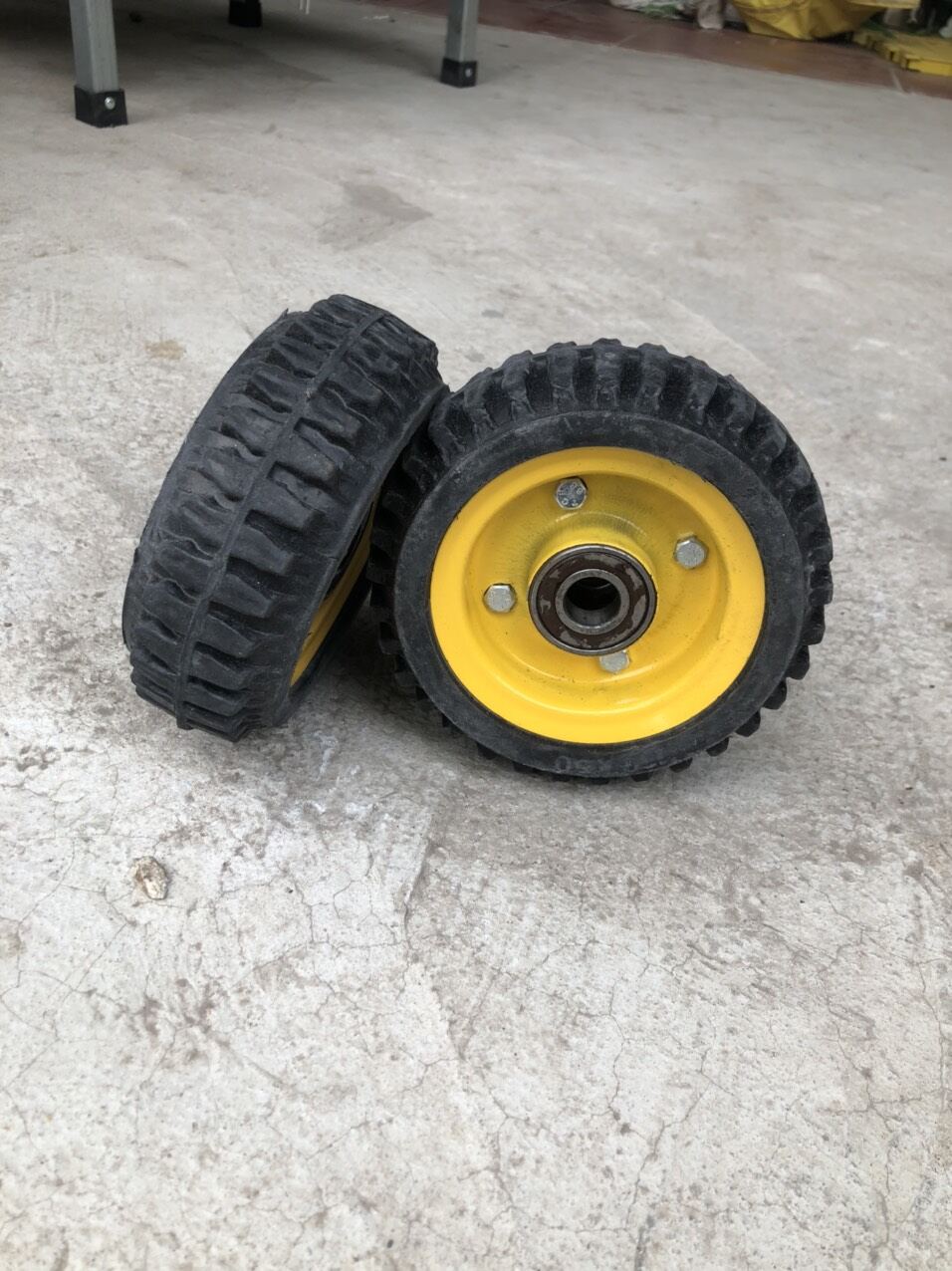 Bánh xe đẩy hàng đường kính 16cm