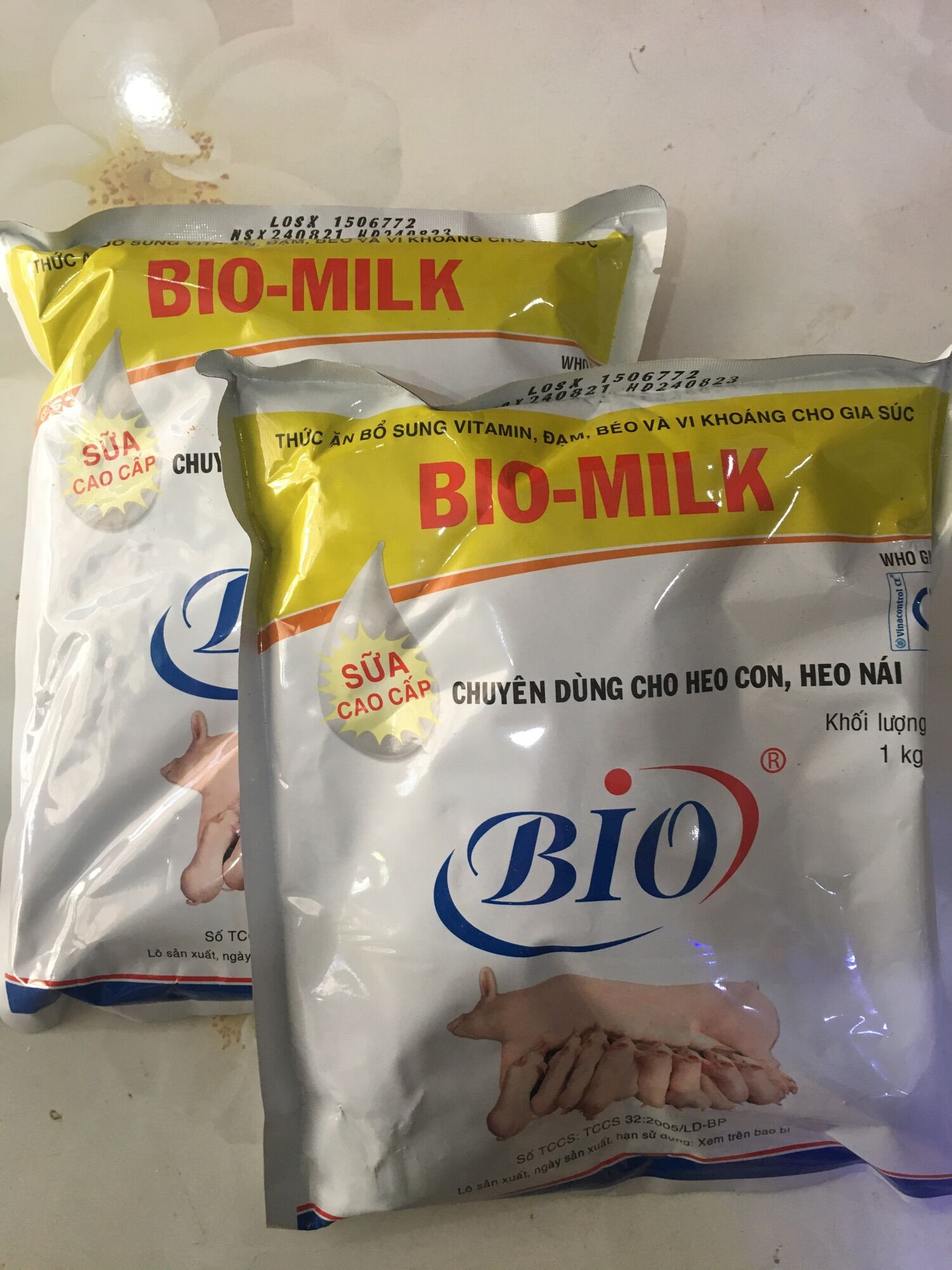 Sữa cho heo con, dê, nghé gói 1kg.