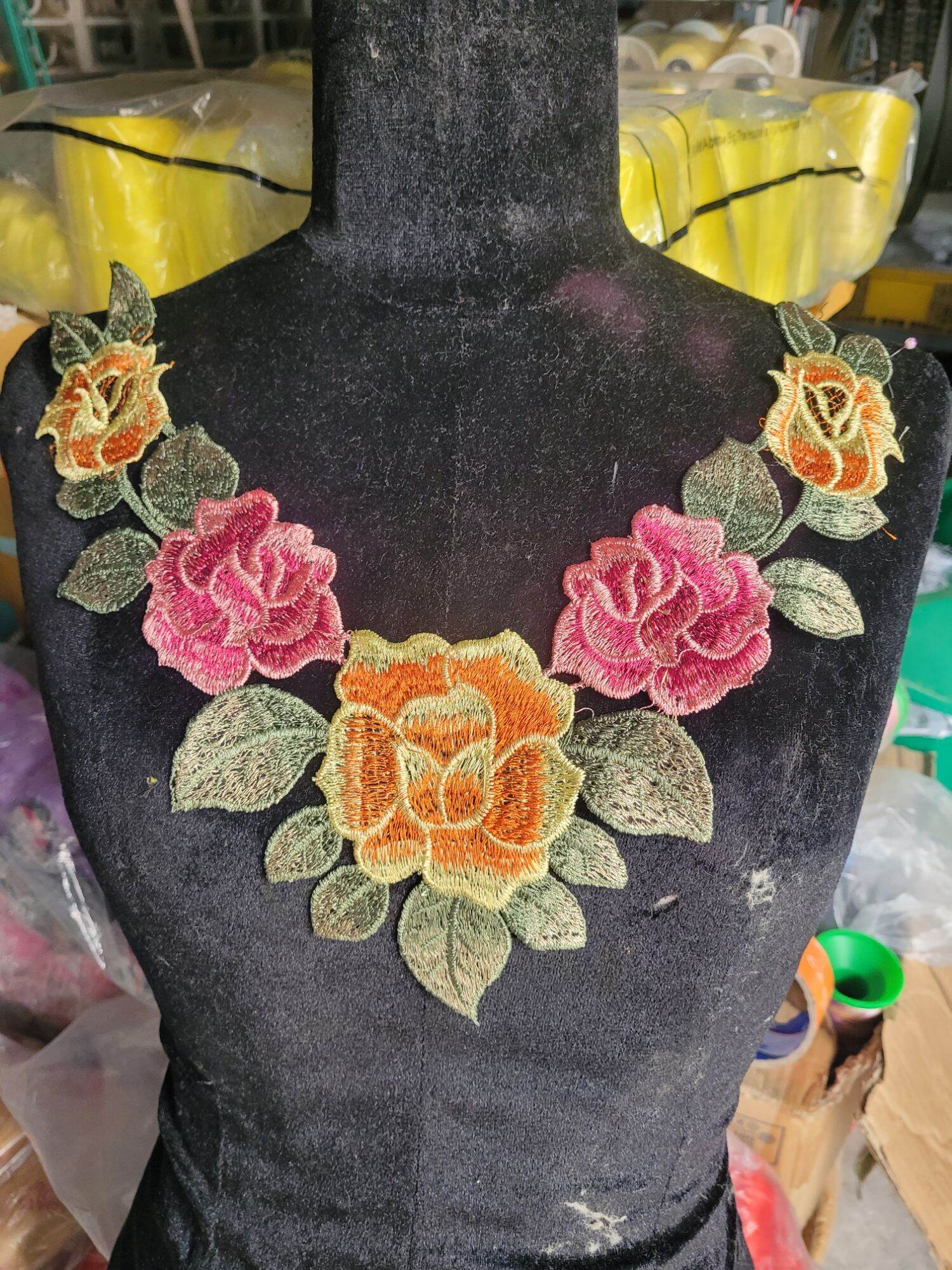 Cổ thêu mã C513