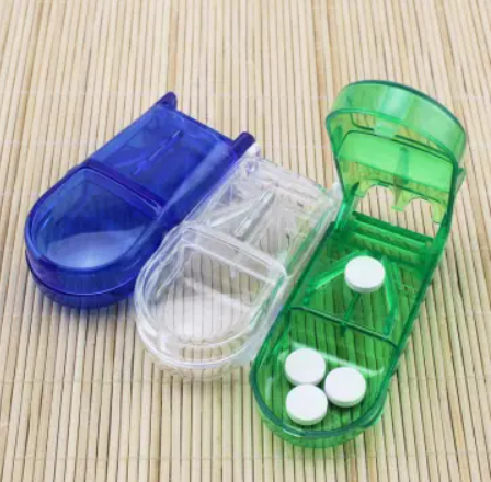 Dụng cụ cắt thuốc tiện dụng