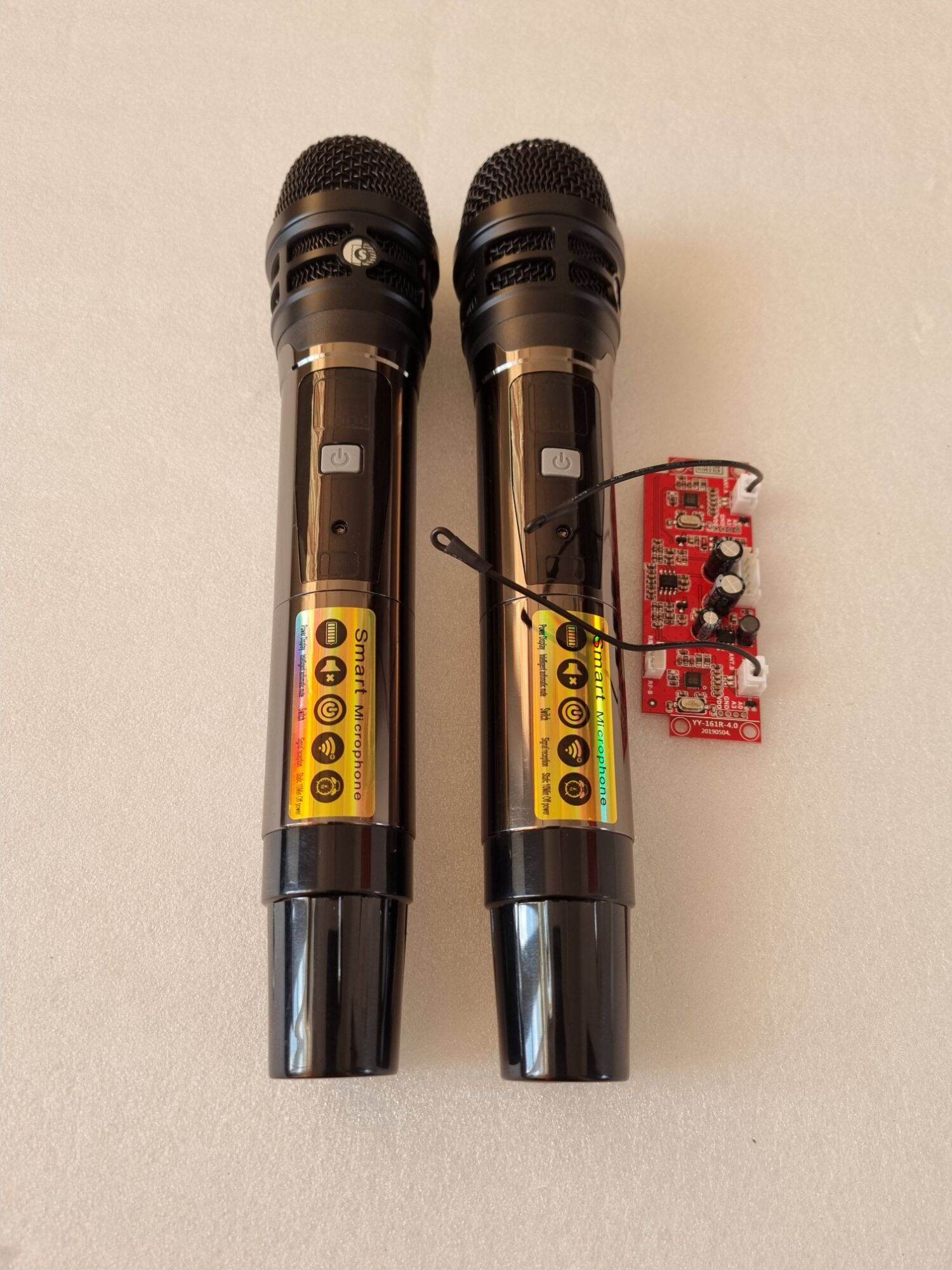 Micro không dây UHF cao cấp cho loa kéo