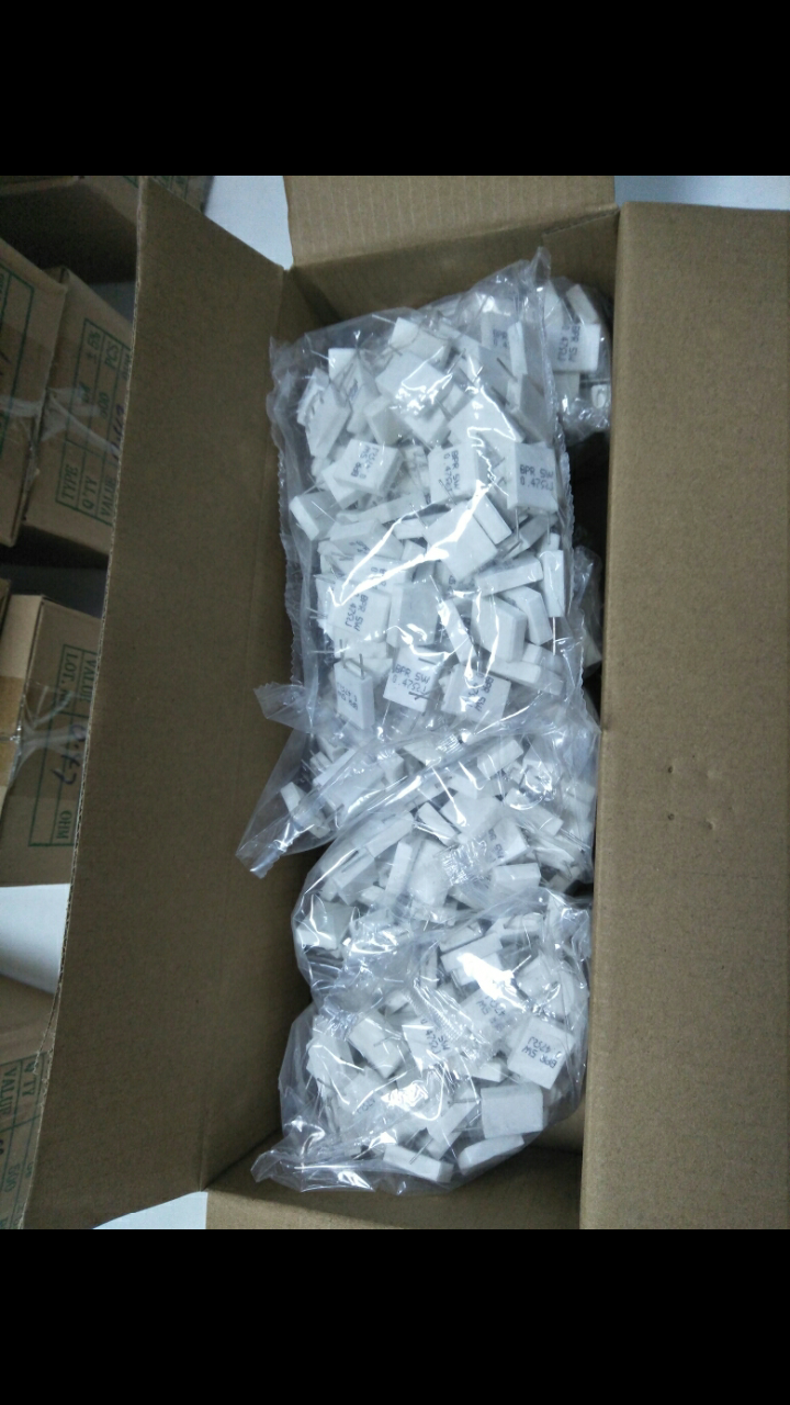 20 trở sứ đứng 5W  0.47 ôm